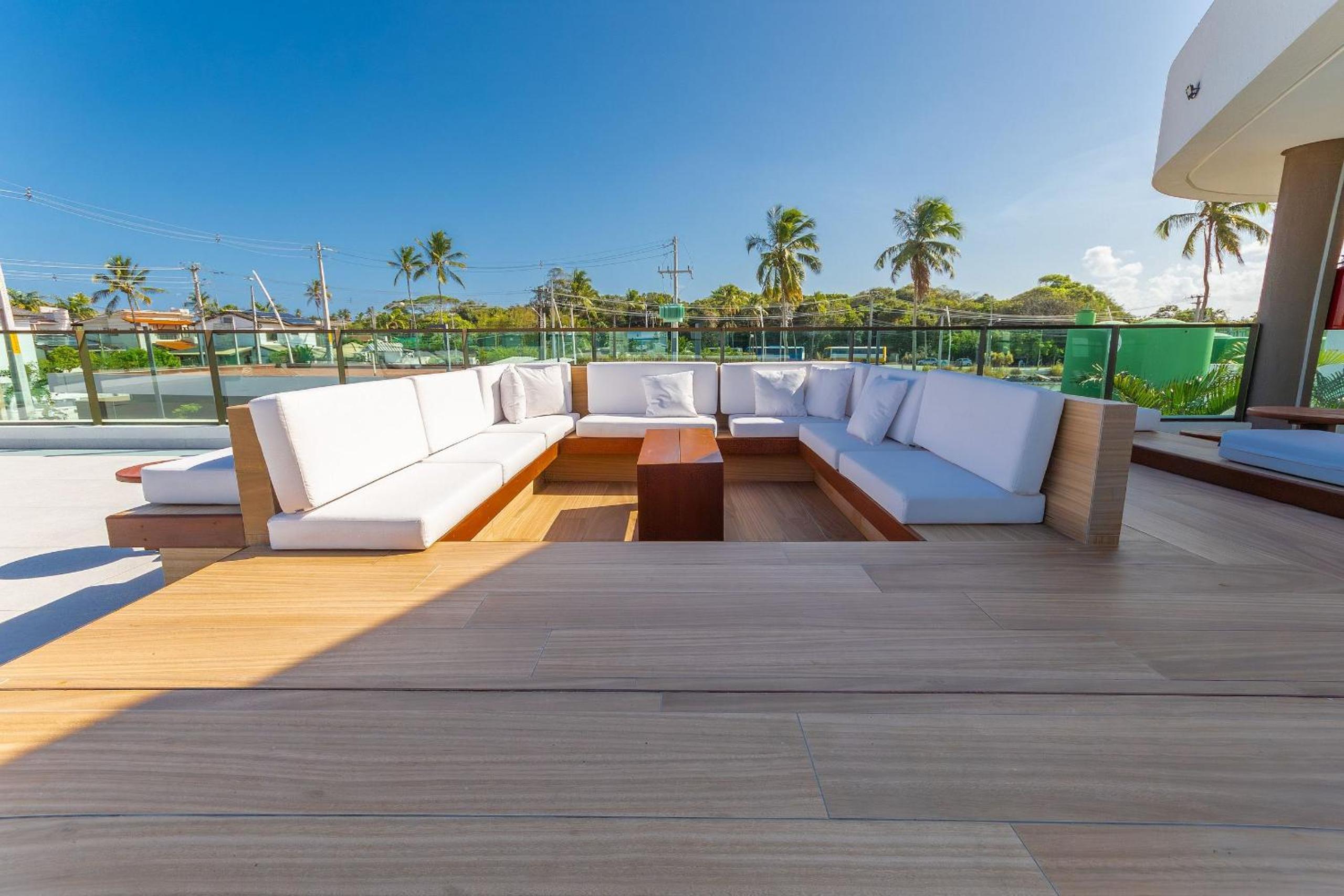 Makia Beach #D307 - Flat com varanda por Carpediem