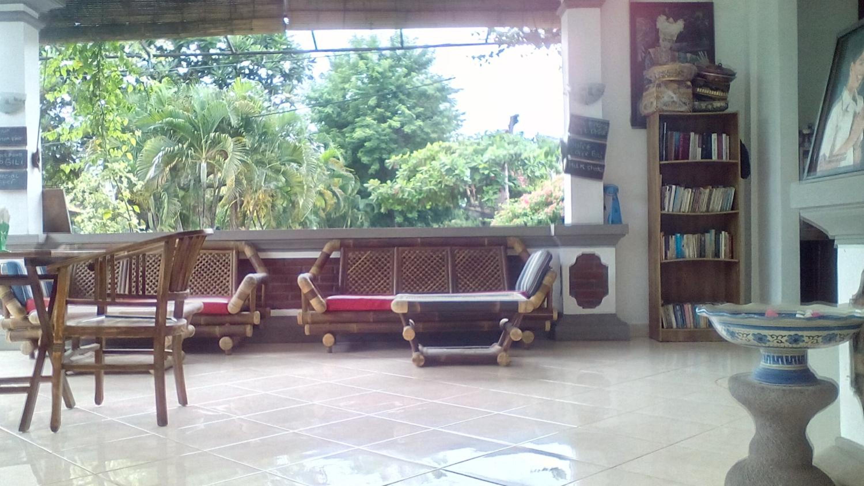 Puri Mandhara Lovina