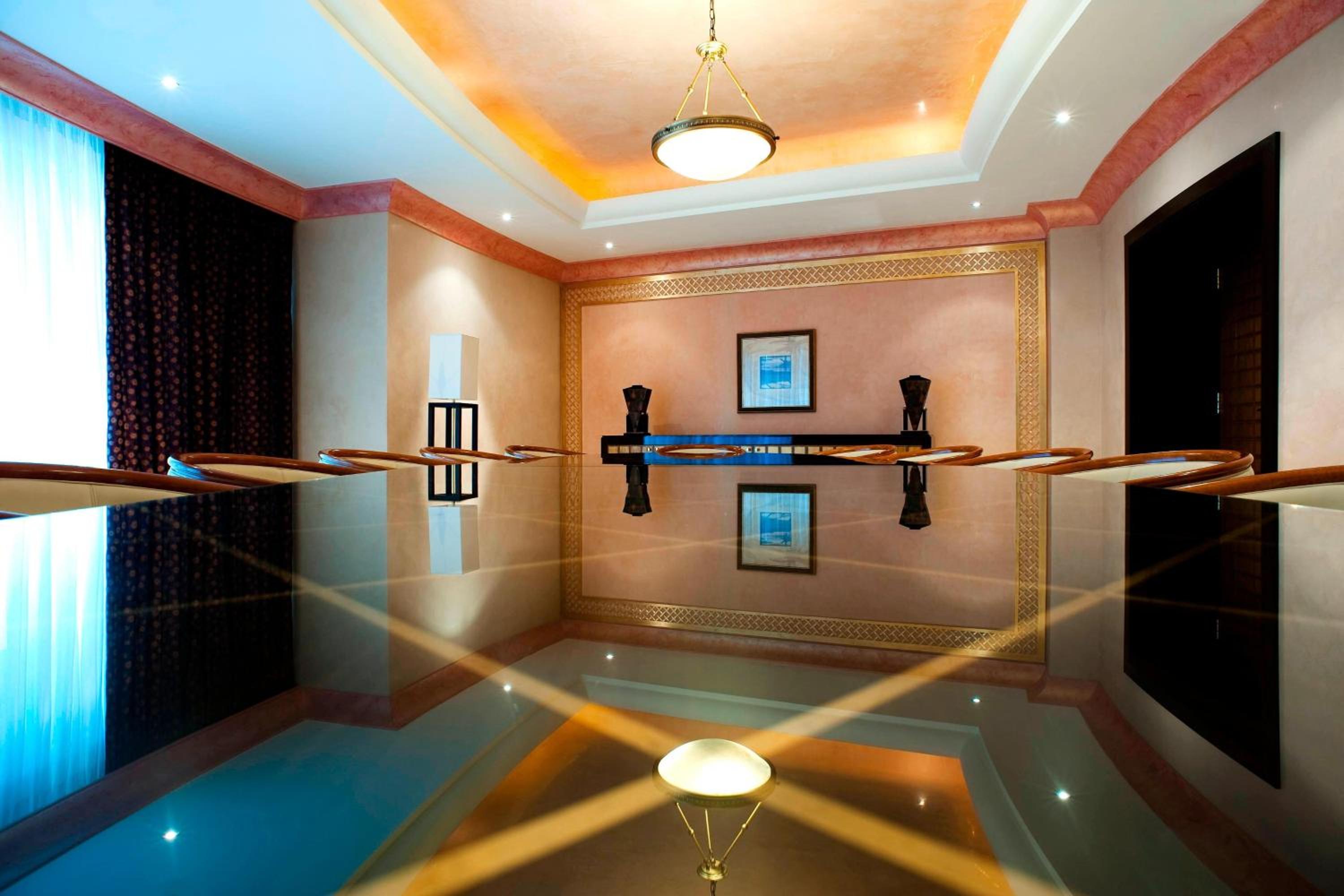 Le Meridien Al Aqah Beach Resort