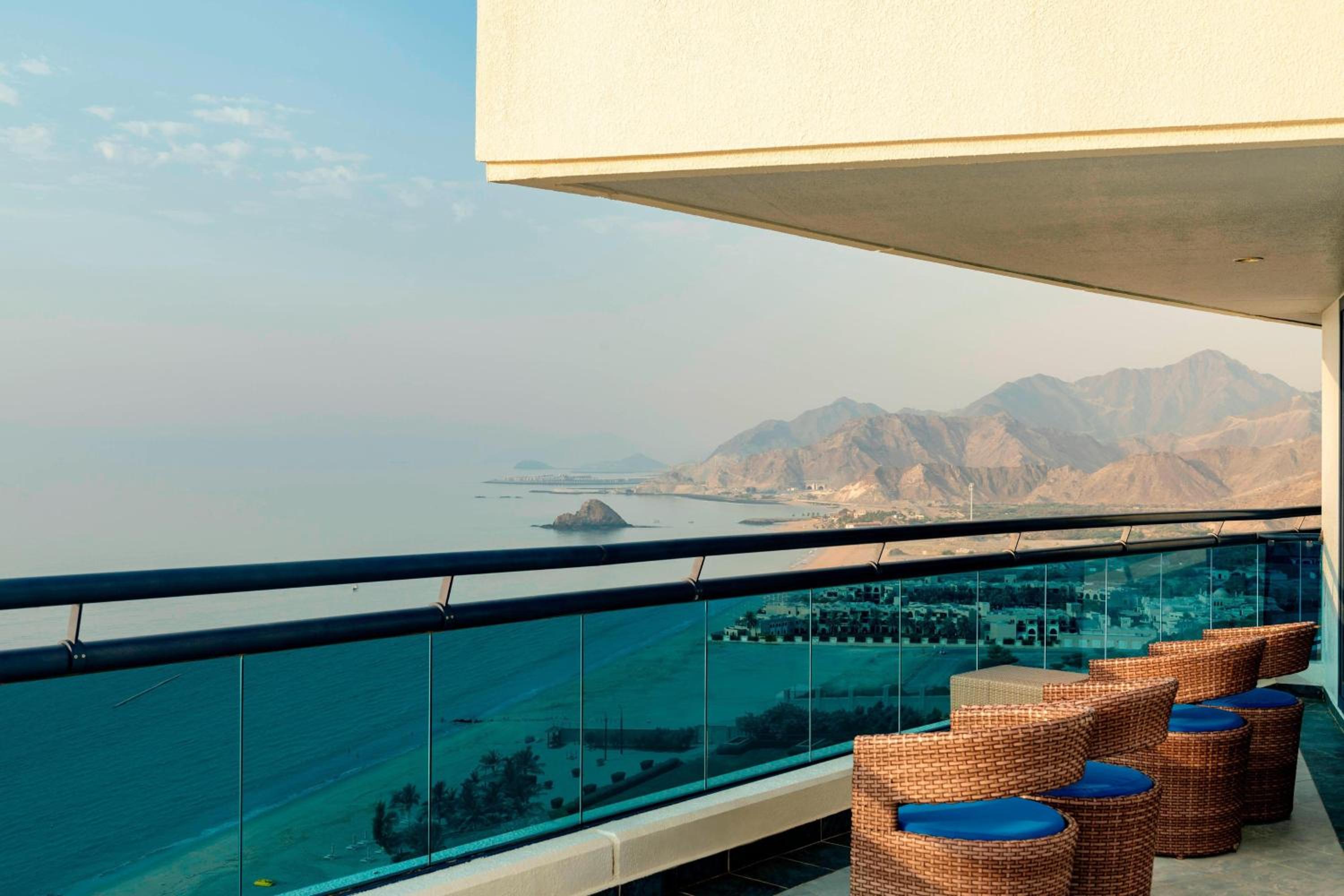 Le Meridien Al Aqah Beach Resort