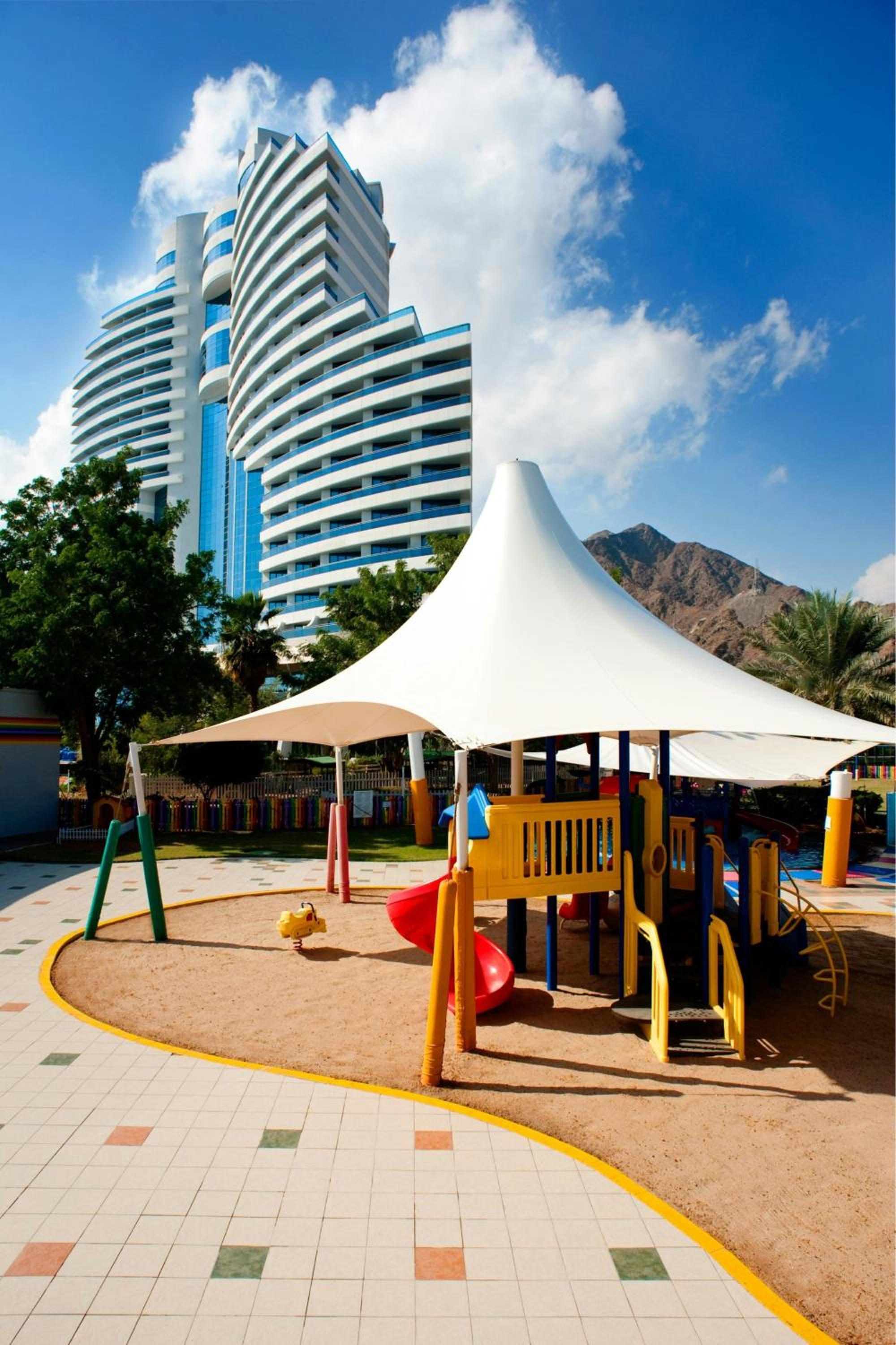 Le Meridien Al Aqah Beach Resort