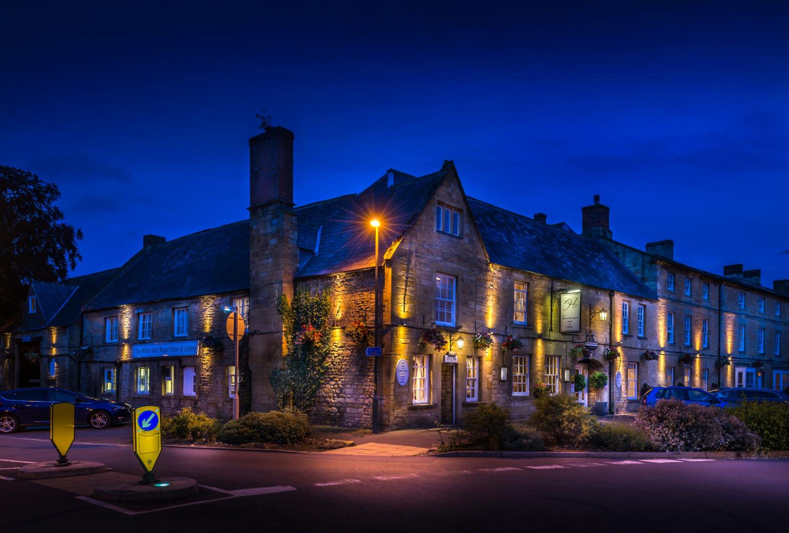 Hotel The White Hart Royal, Moreton-in-Marsh, Cotswolds - Image 1