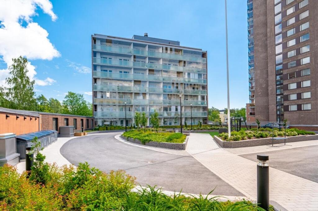 Cozy&Comfy 2BR Brand New Home near Metro