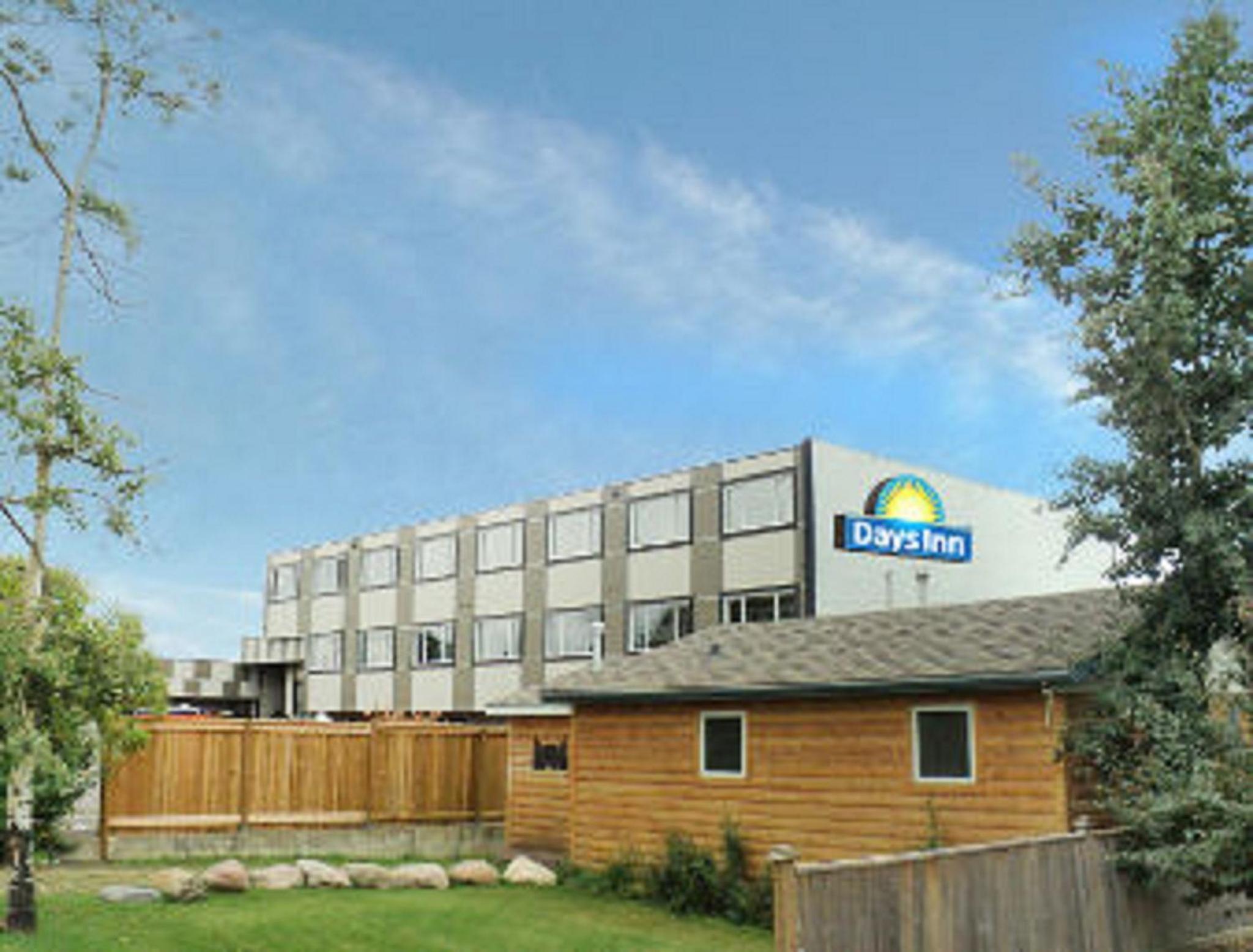 Days Inn by Wyndham Sylvan Lake