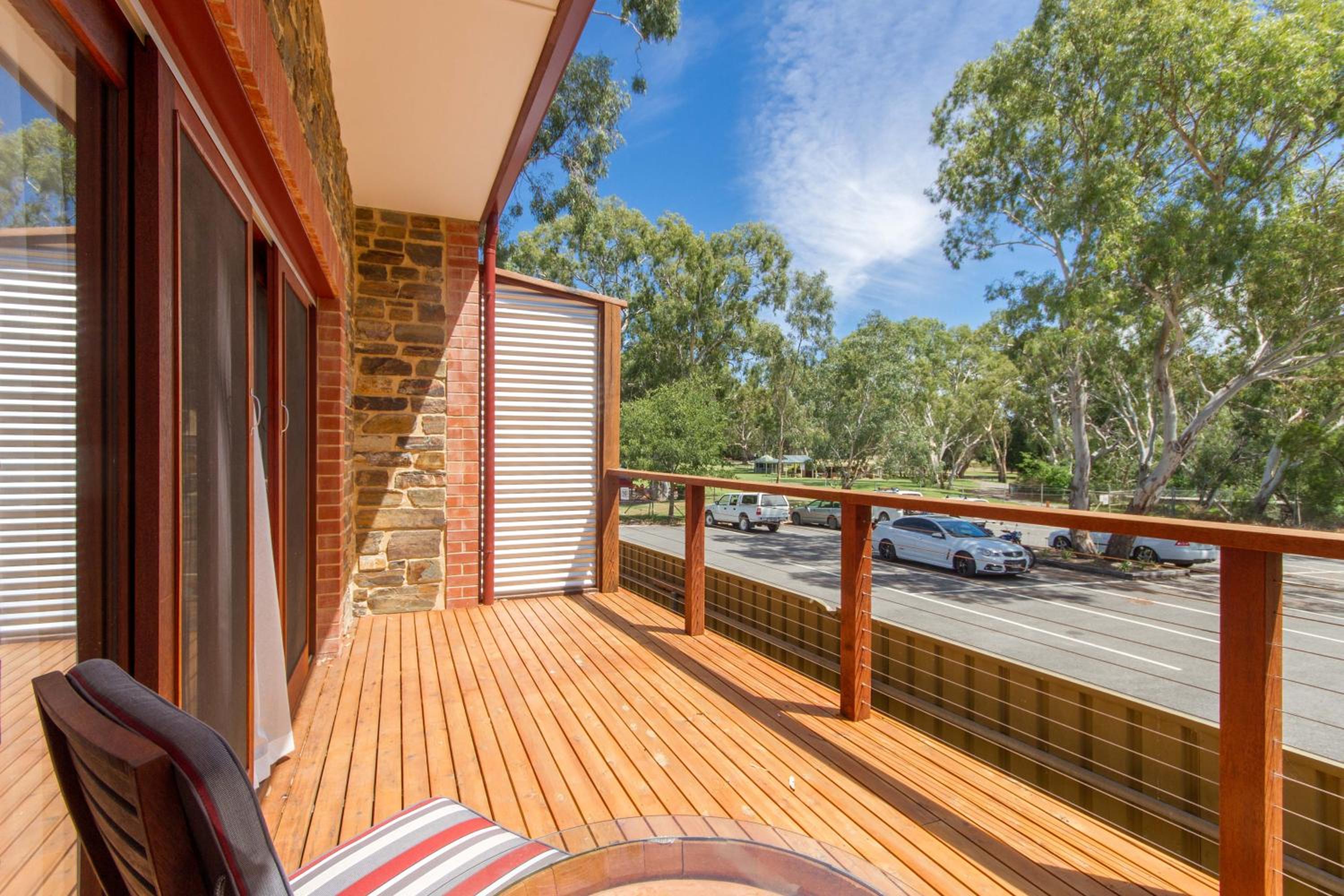 Birdwood Motel