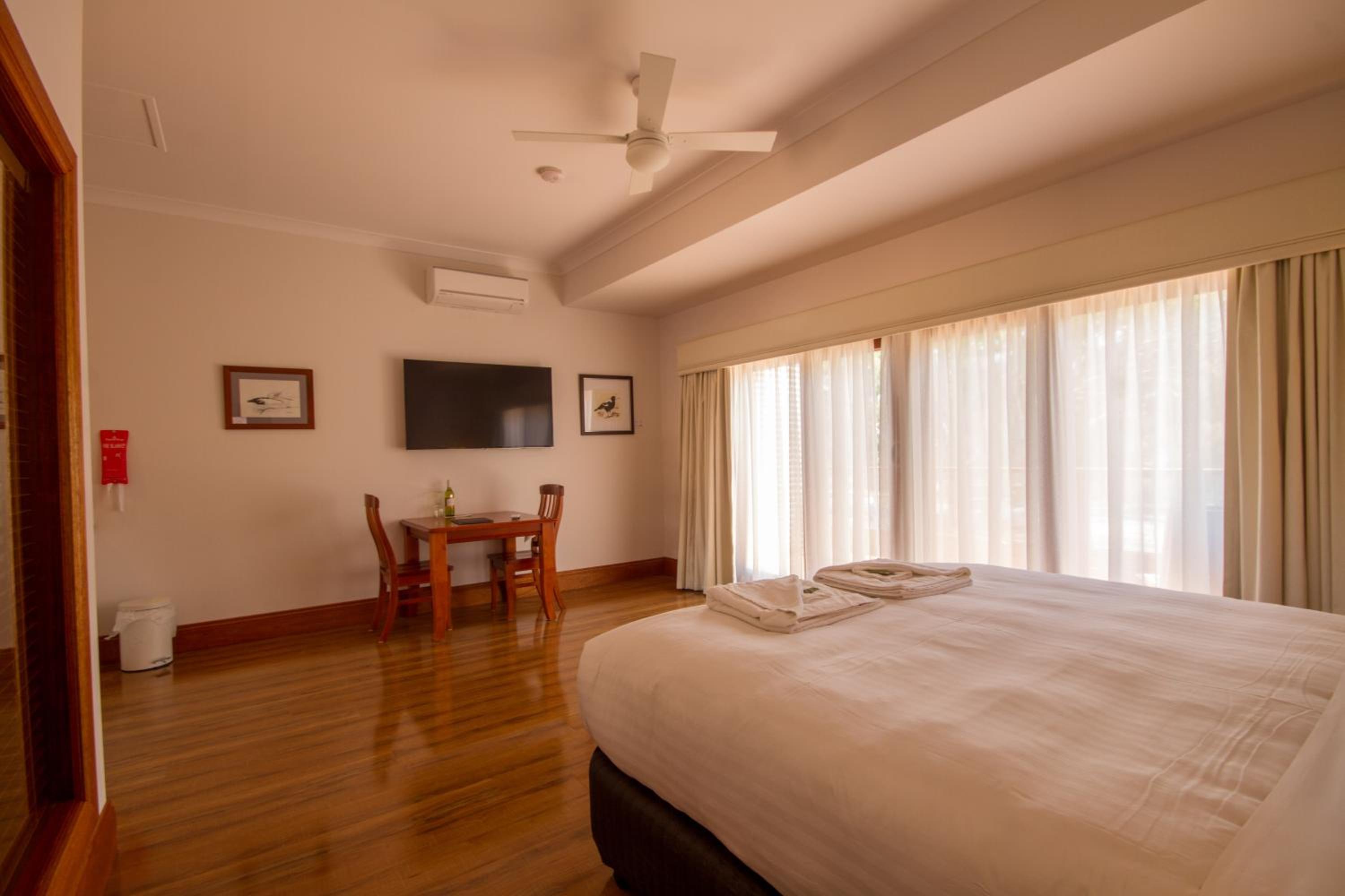 Birdwood Motel