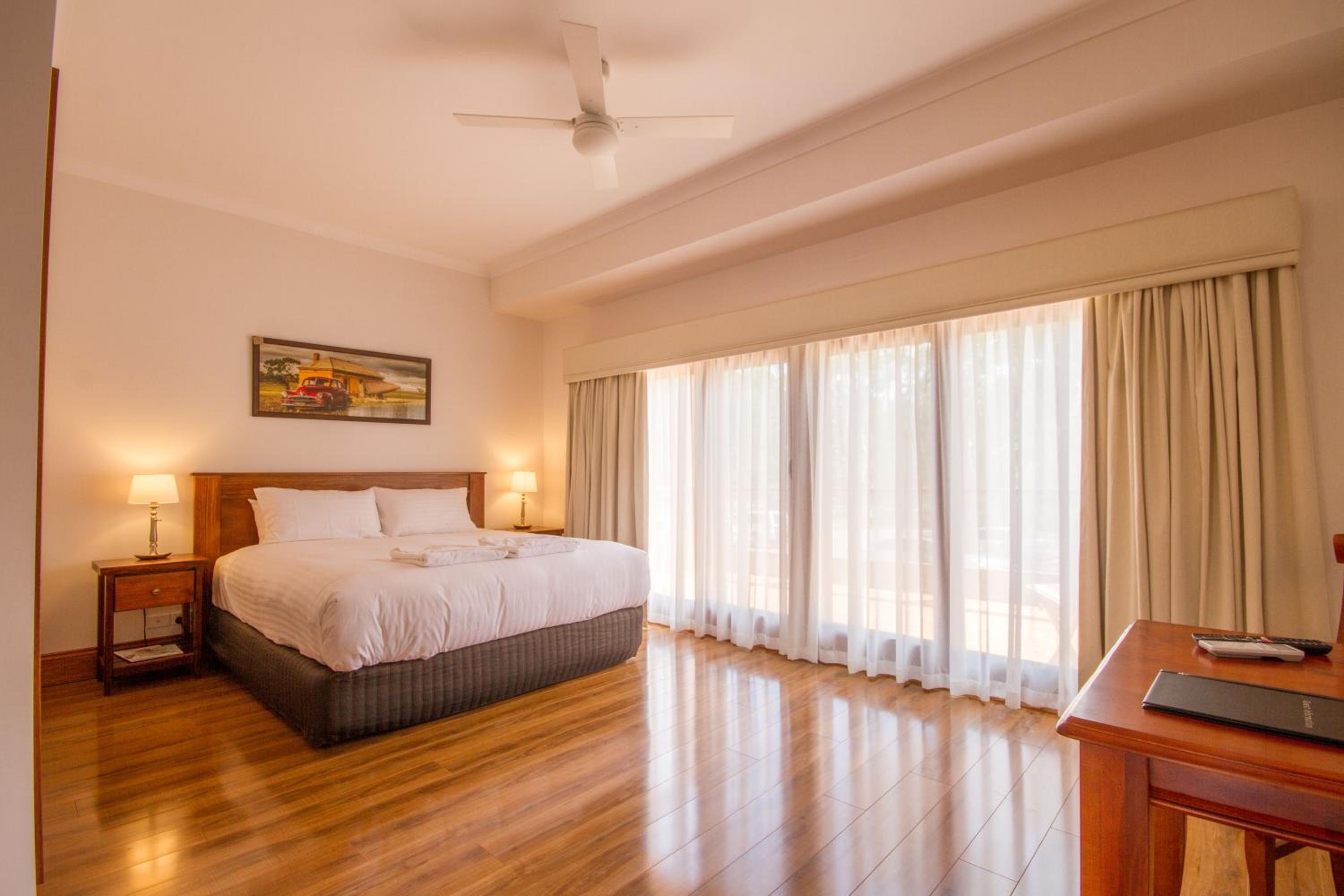 Birdwood Motel