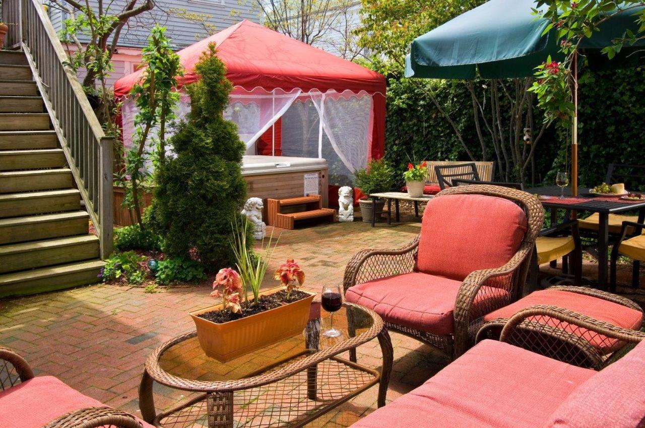 Queen Vic Guest House