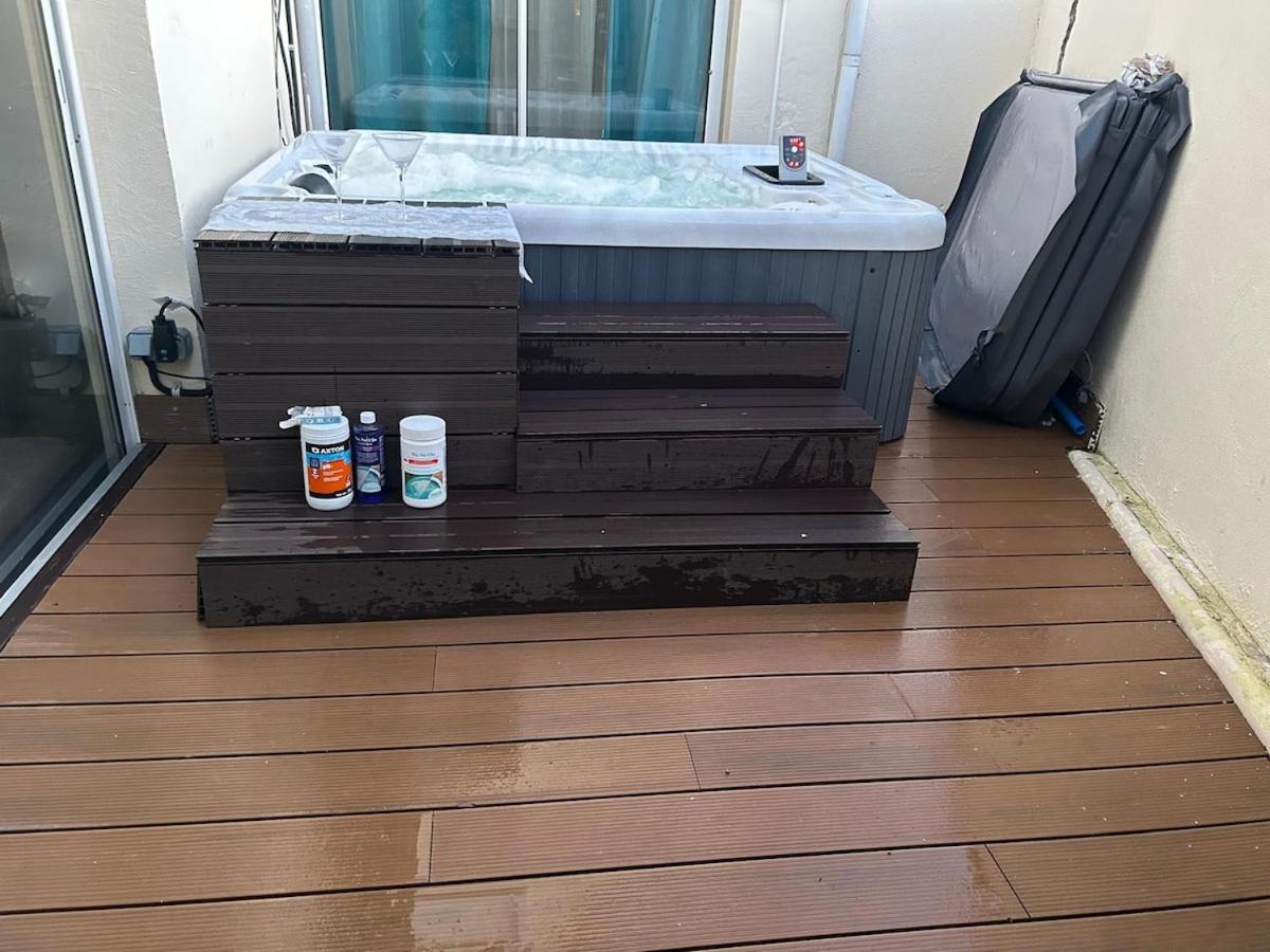 Villa Maxonale près de Paris avec Piscine Chauffée, Sauna et Jacuzzi