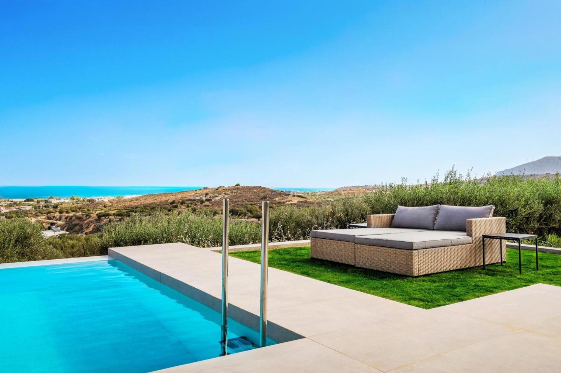 Villa Kamelia with pool
