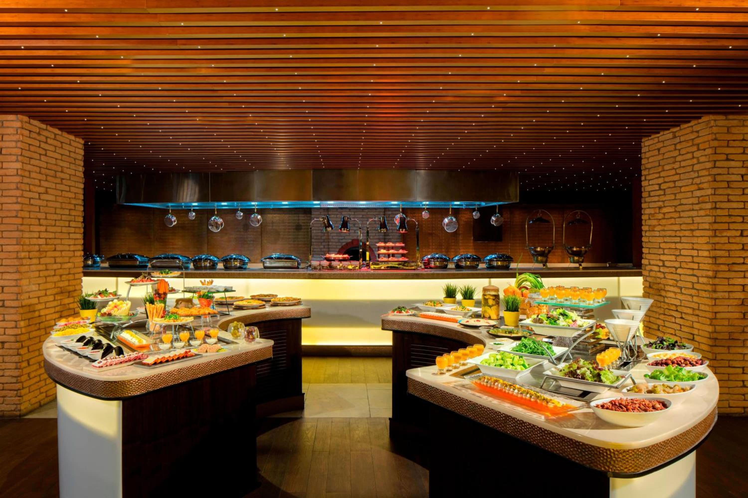 Sheraton Sharjah Beach Resort and Spa — photo 42