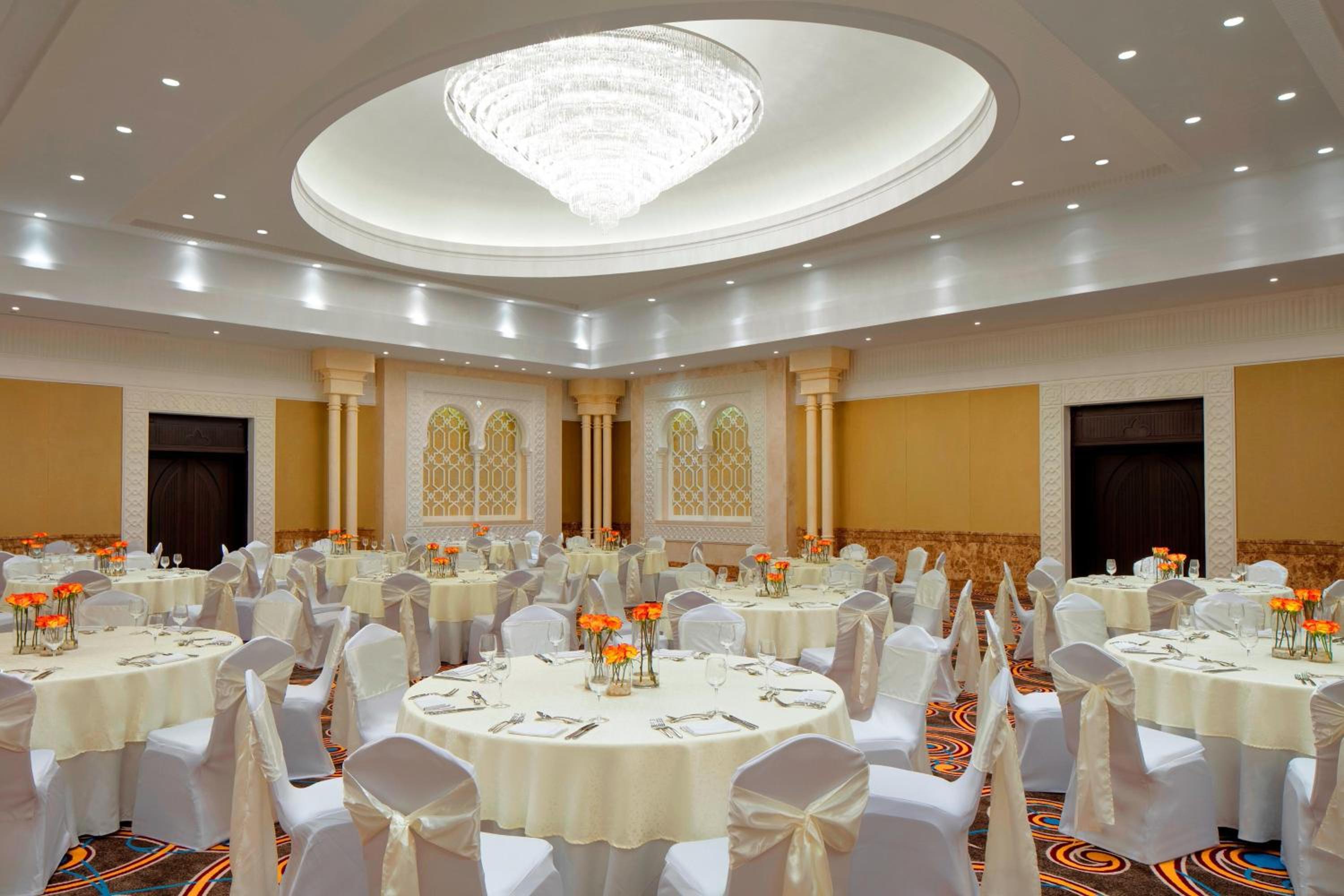 Sheraton Sharjah Beach Resort and Spa — photo 36