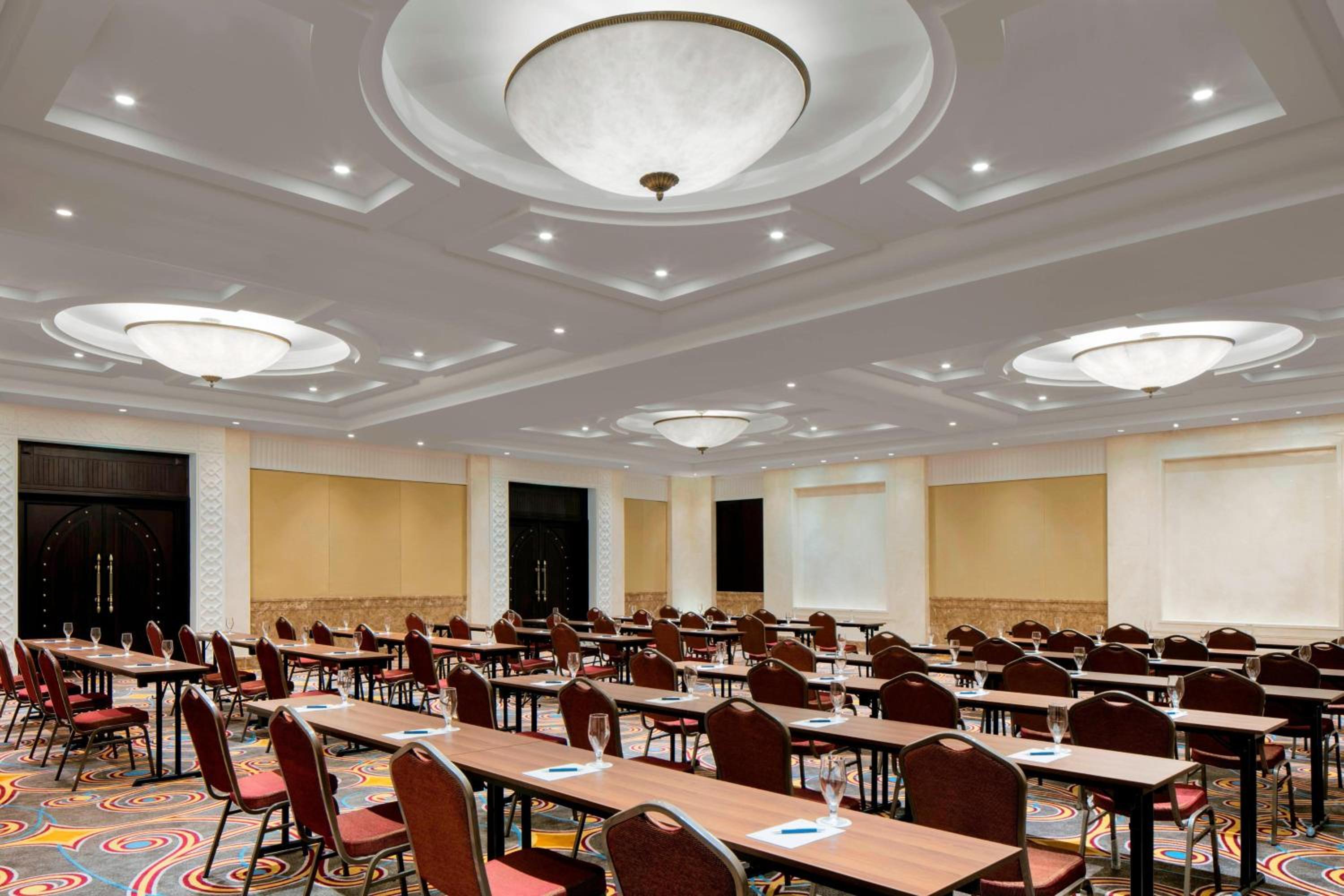 Sheraton Sharjah Beach Resort and Spa — photo 16