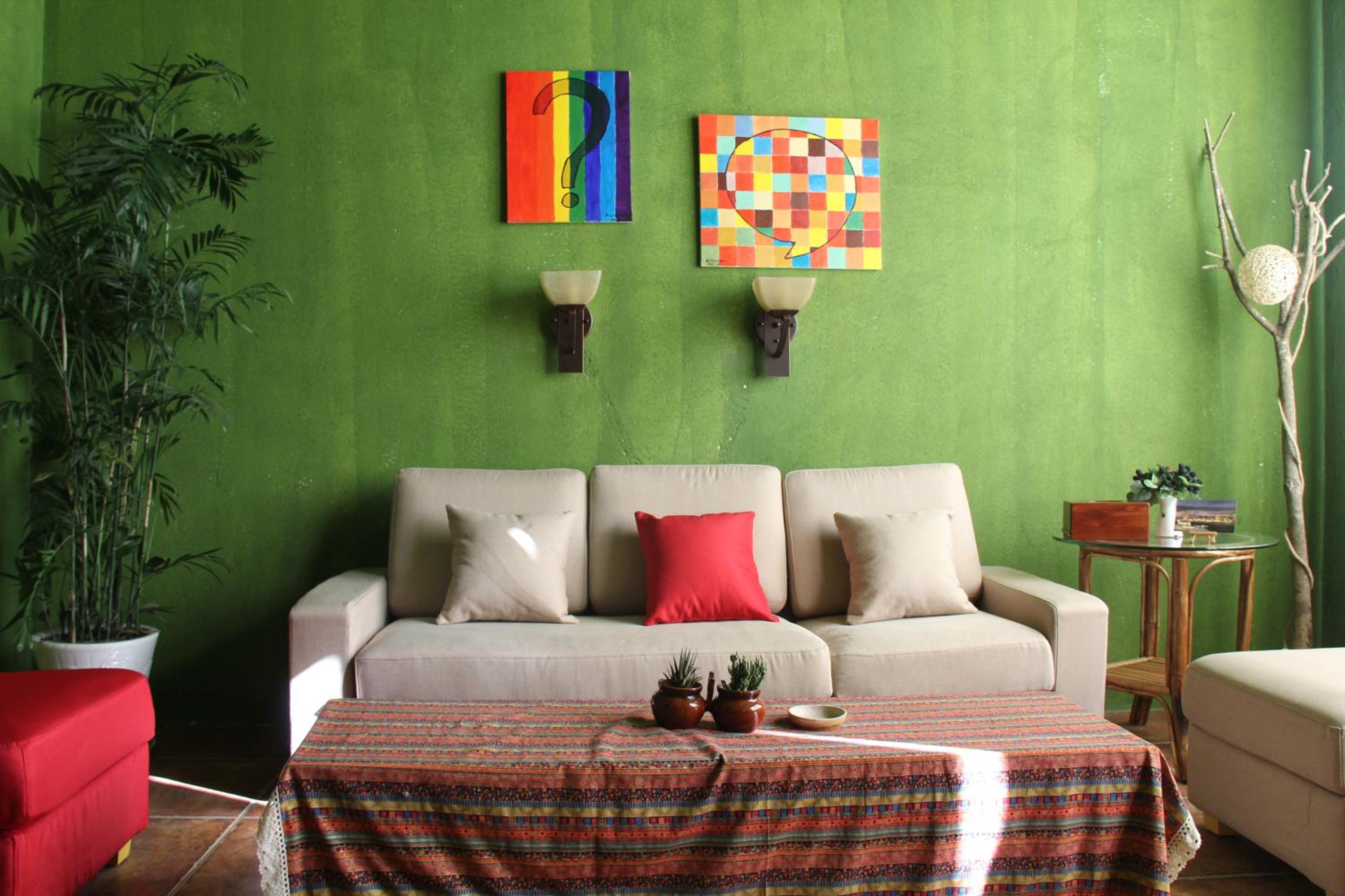 Yangshuo Eden's Social Guesthouse - Wake up to a hearty Western breakfast & fresh craft coffee & night beers & outdoor activities