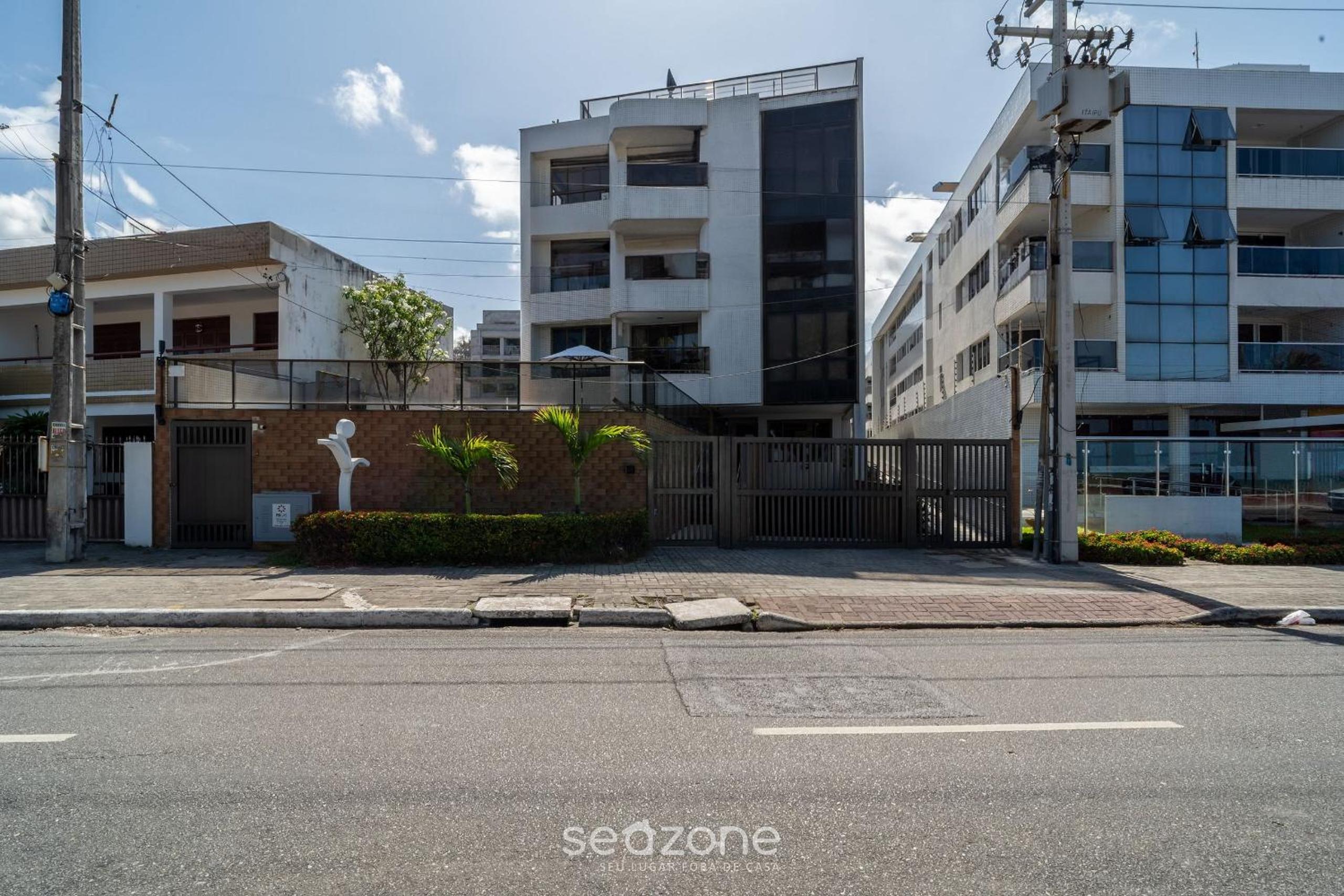 Apts in a beachfront condominium in Cabo Branco, João Pessoa - HSSs