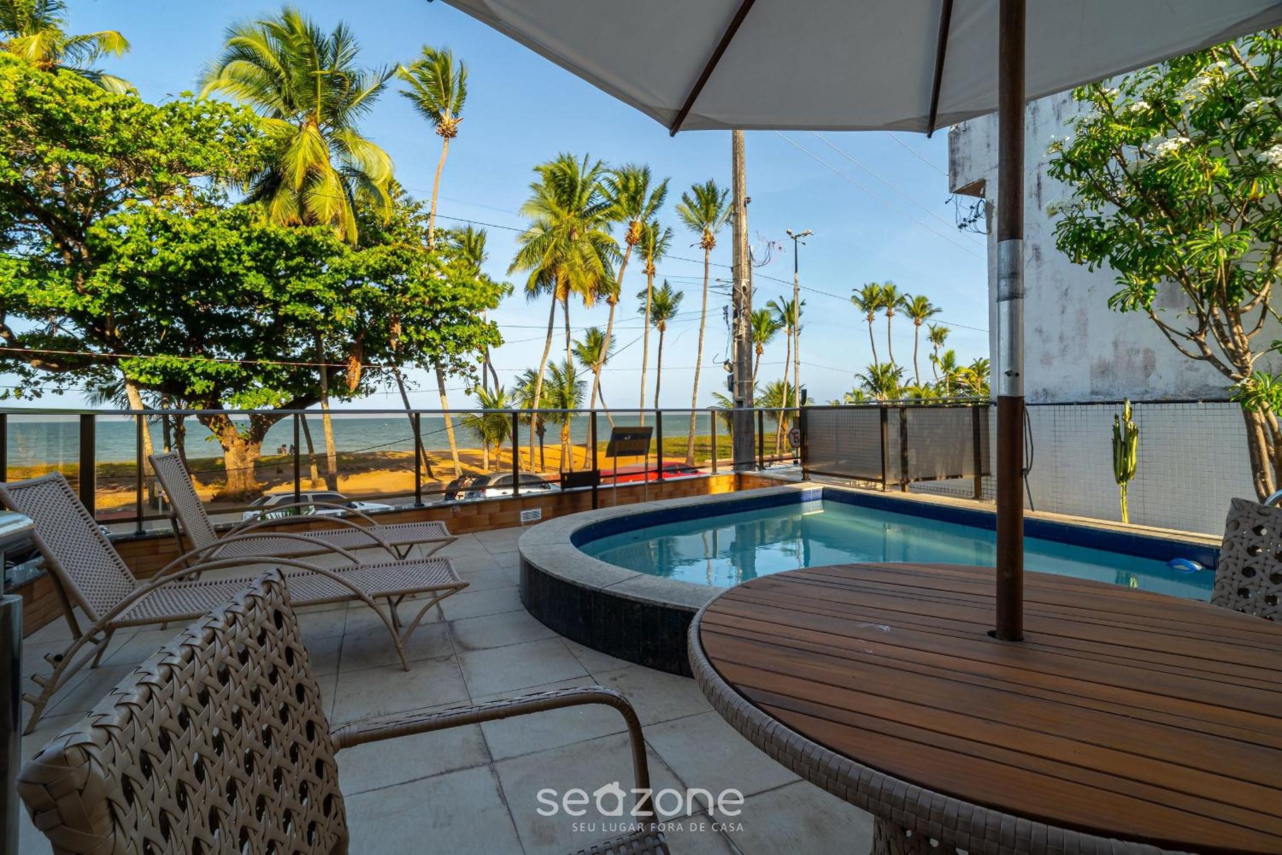 Apts in a beachfront condominium in Cabo Branco, João Pessoa - HSSs