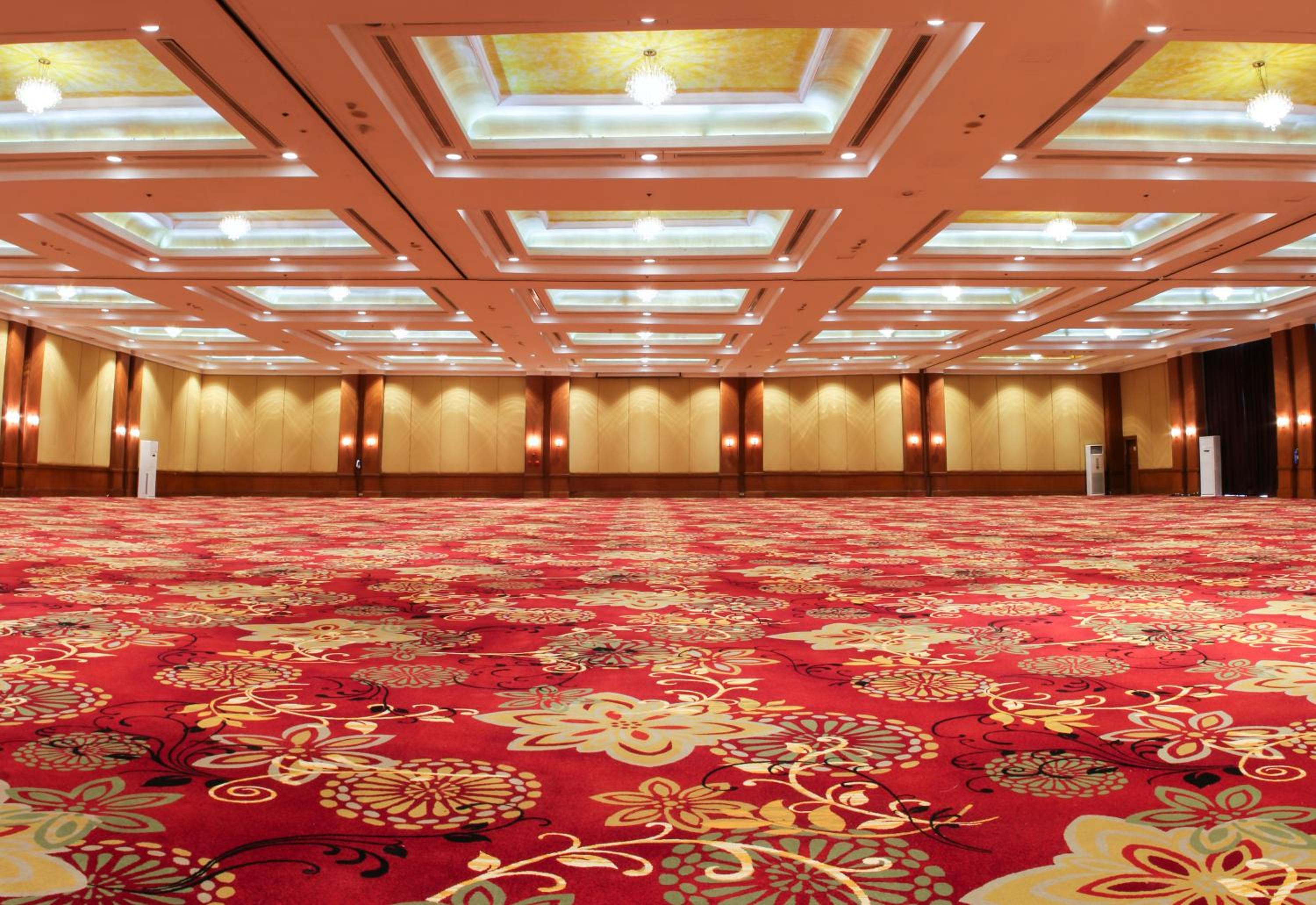 Redtop Hotel & Convention Center