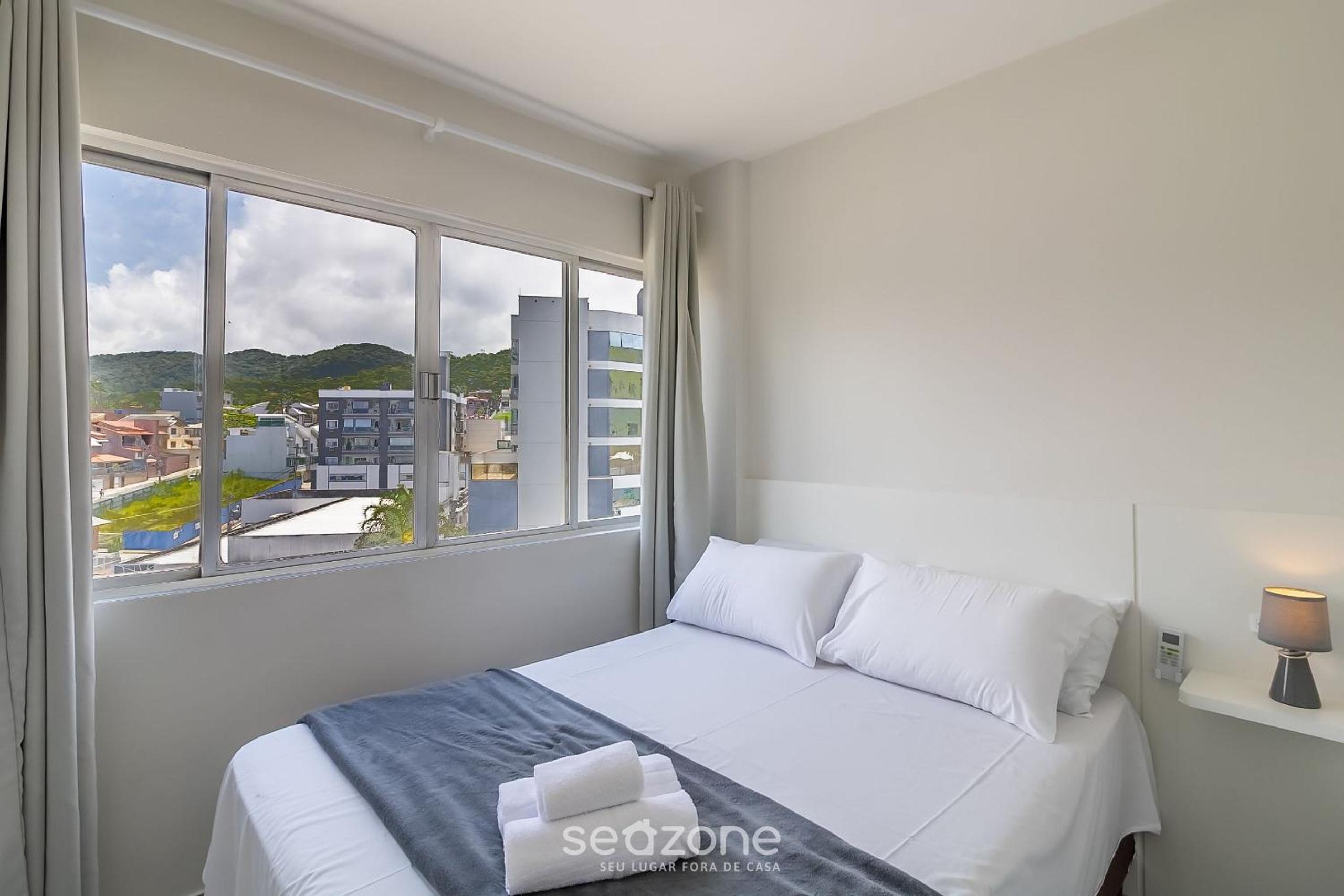 Modern apartment near the BC Ferris Wheel MBH0601