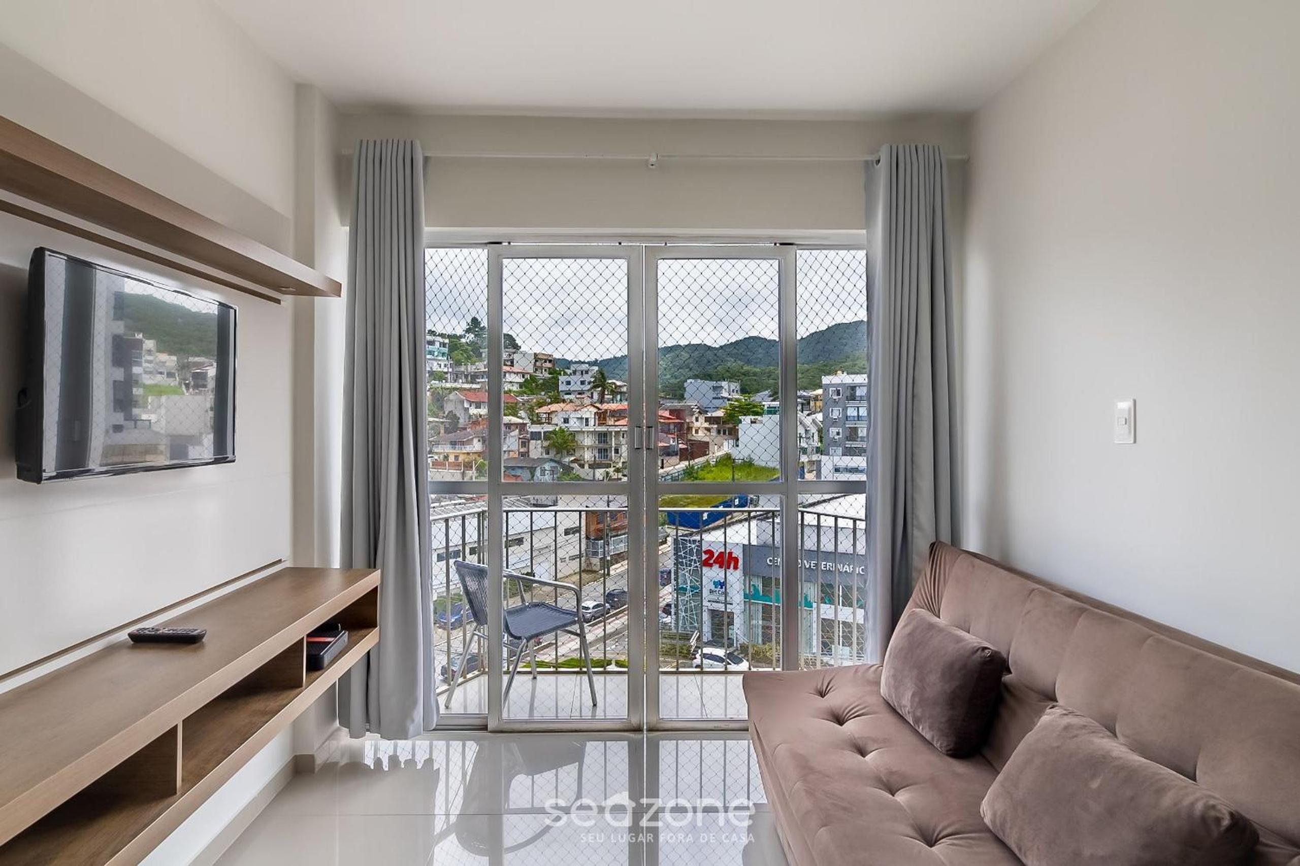 Modern apartment near the BC Ferris Wheel MBH0601