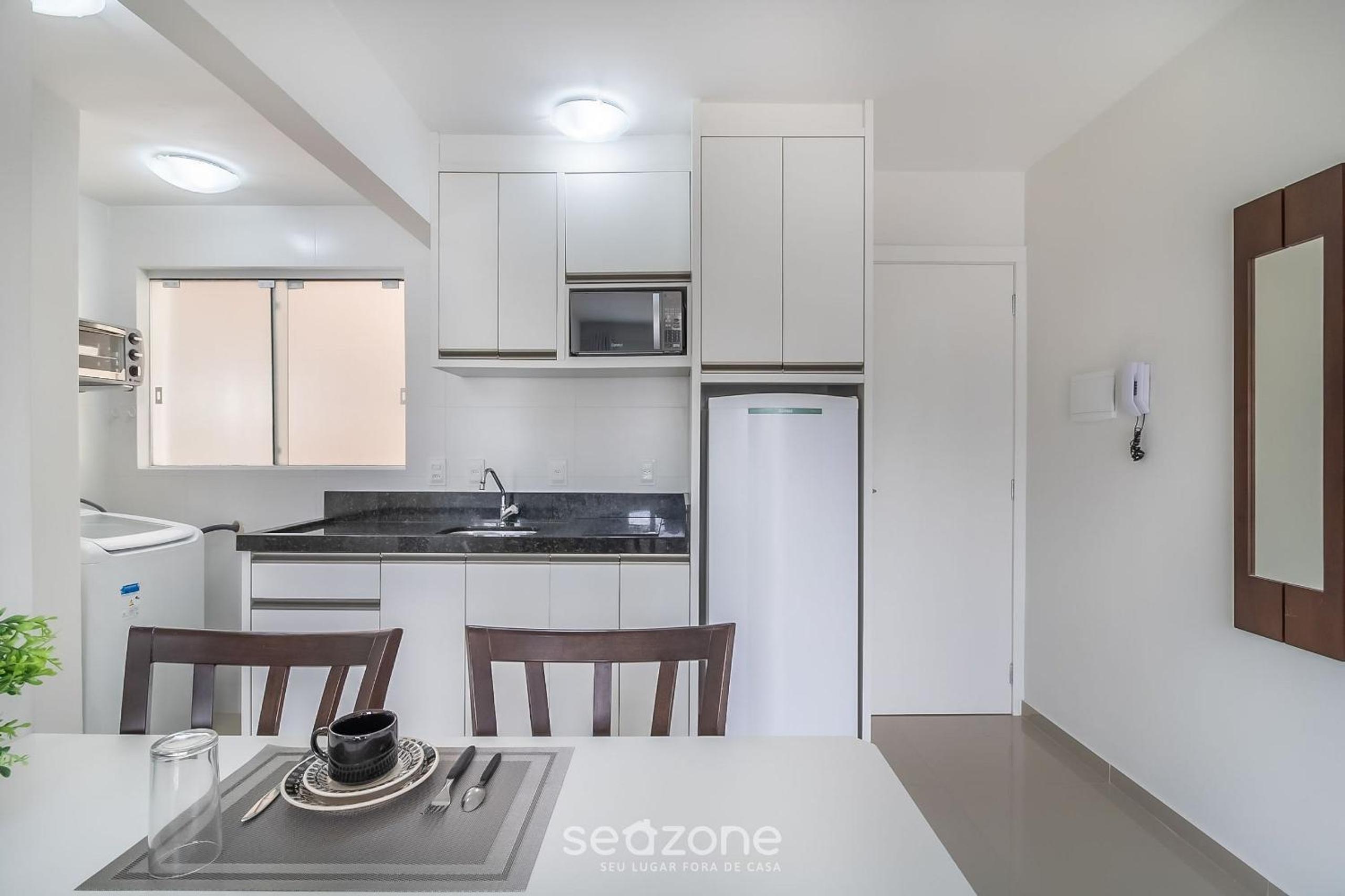 Modern apartment near the BC Ferris Wheel MBH0601
