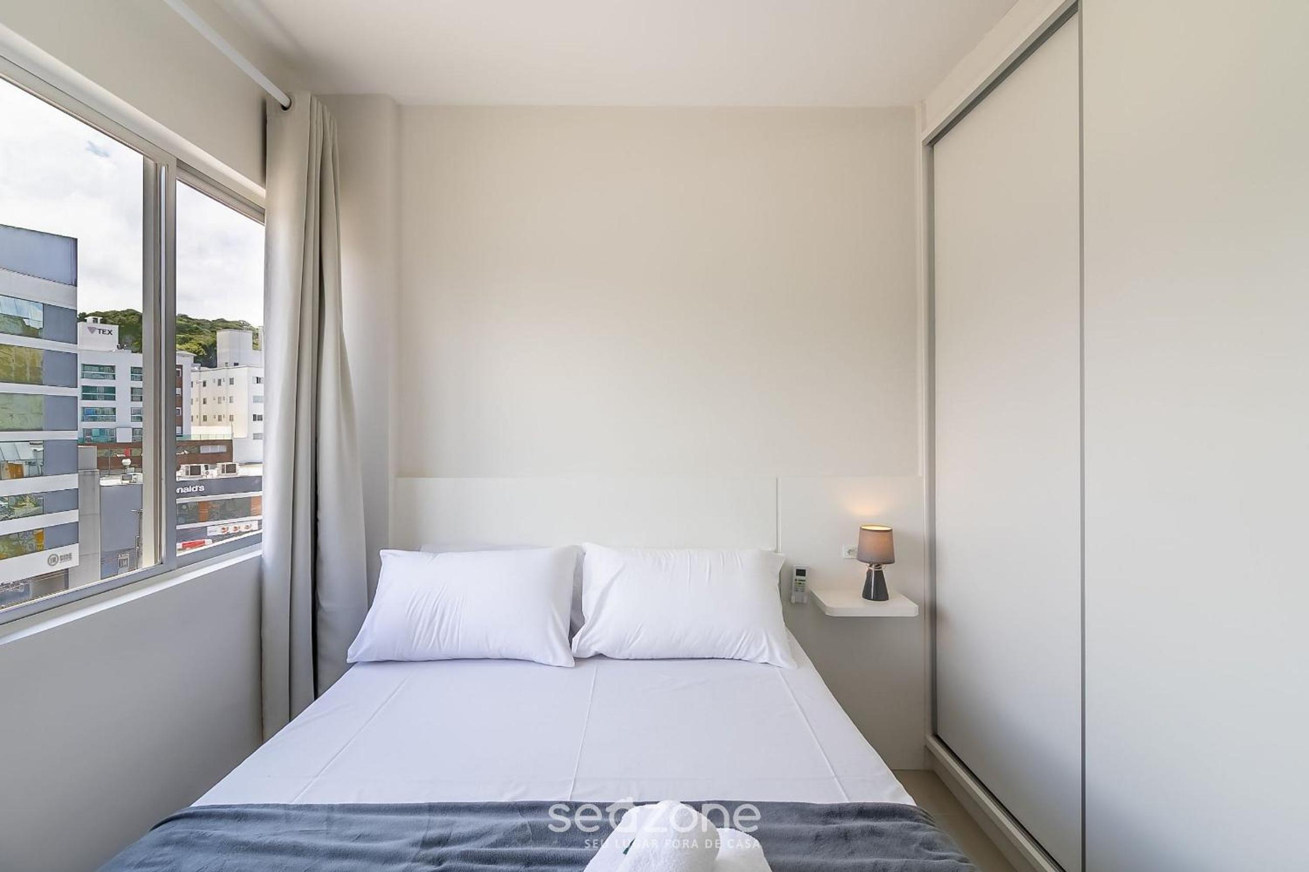 Modern apartment near the BC Ferris Wheel MBH0601