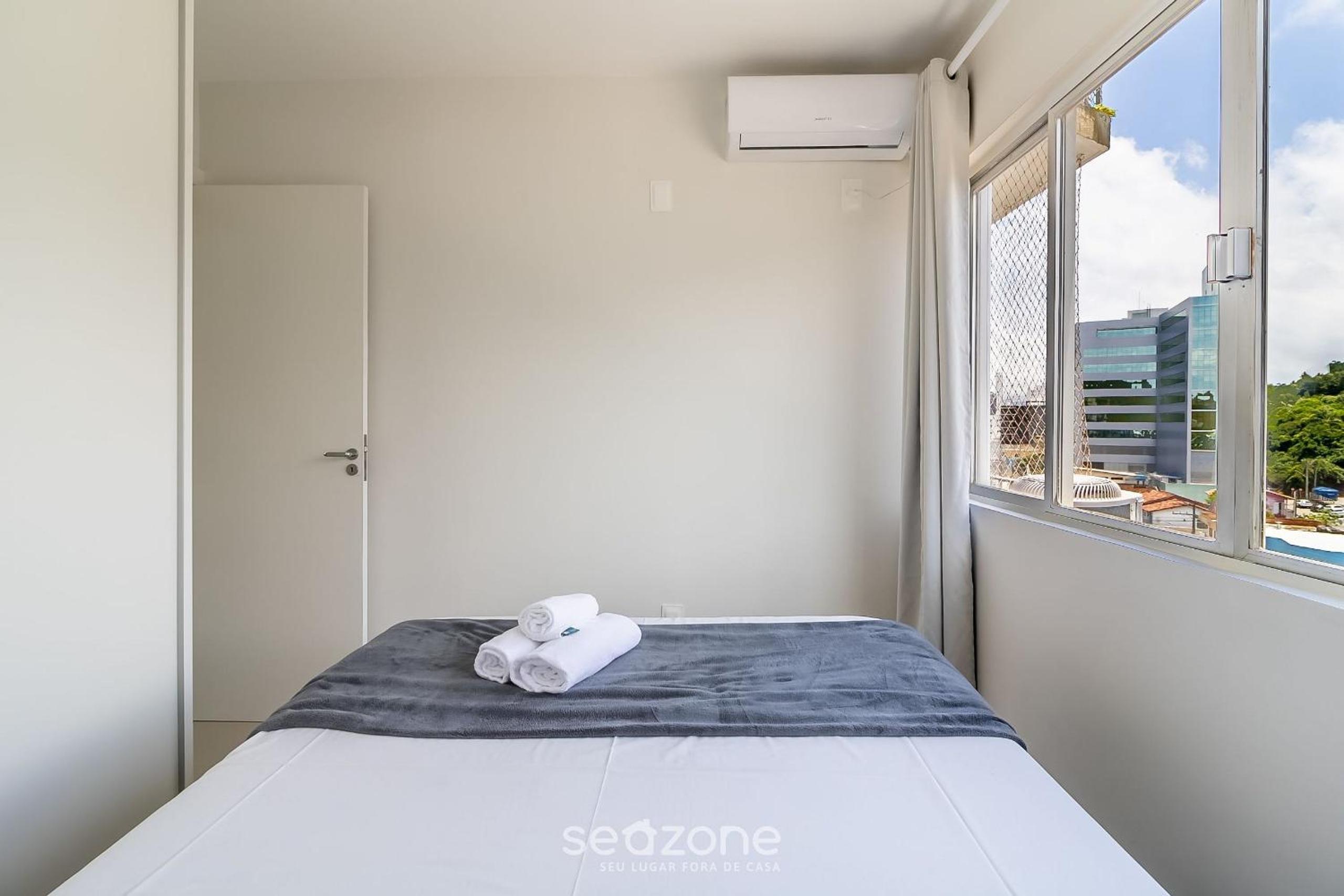 Modern apartment near the BC Ferris Wheel MBH0601