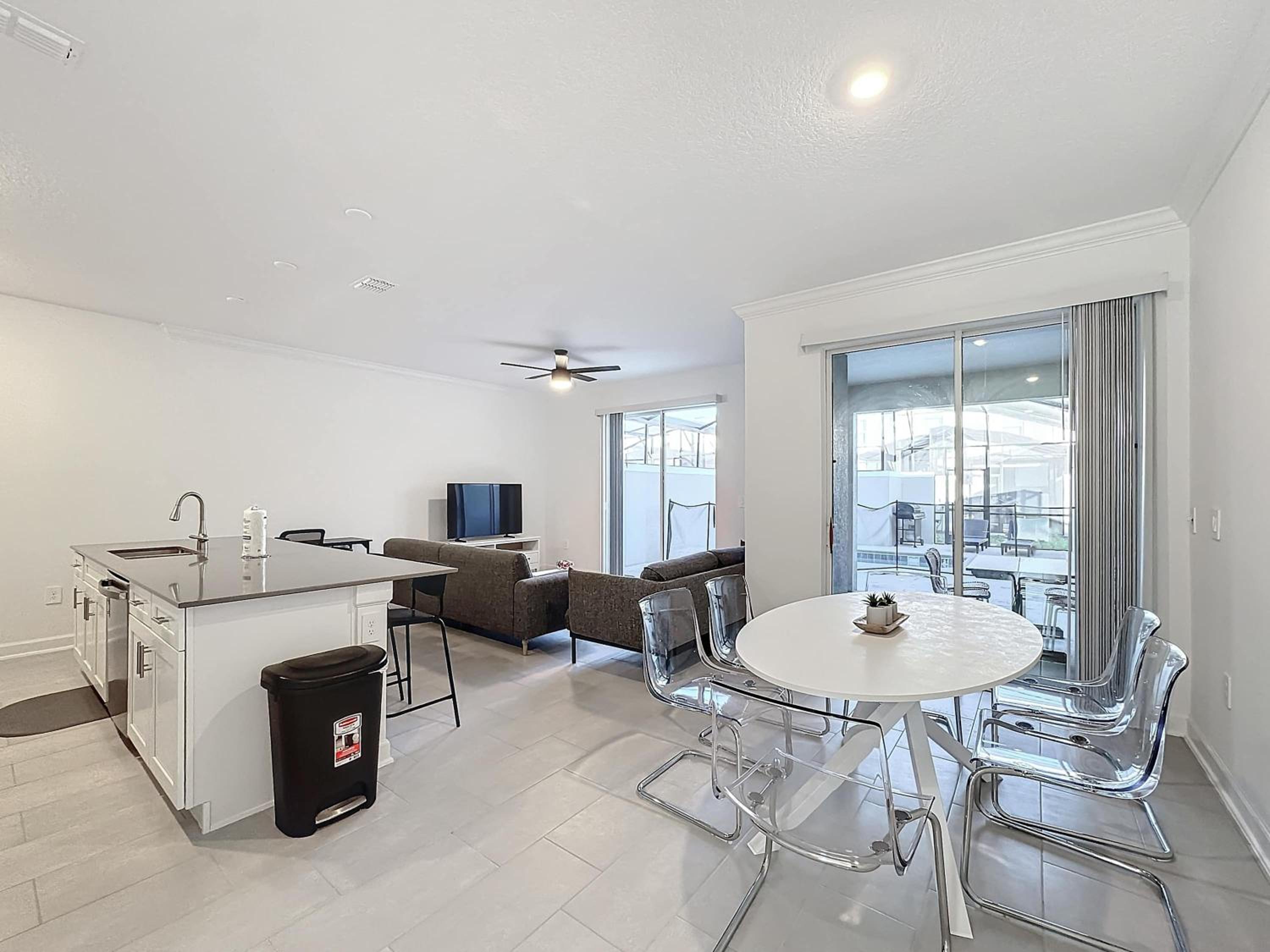Impressive Hideaway with Private Pool and access to 2 Clubhouses