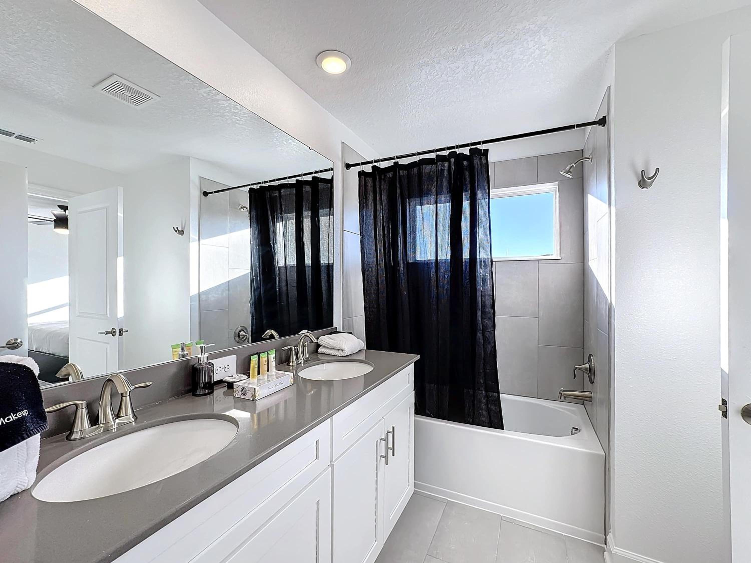 Impressive Hideaway with Private Pool and access to 2 Clubhouses