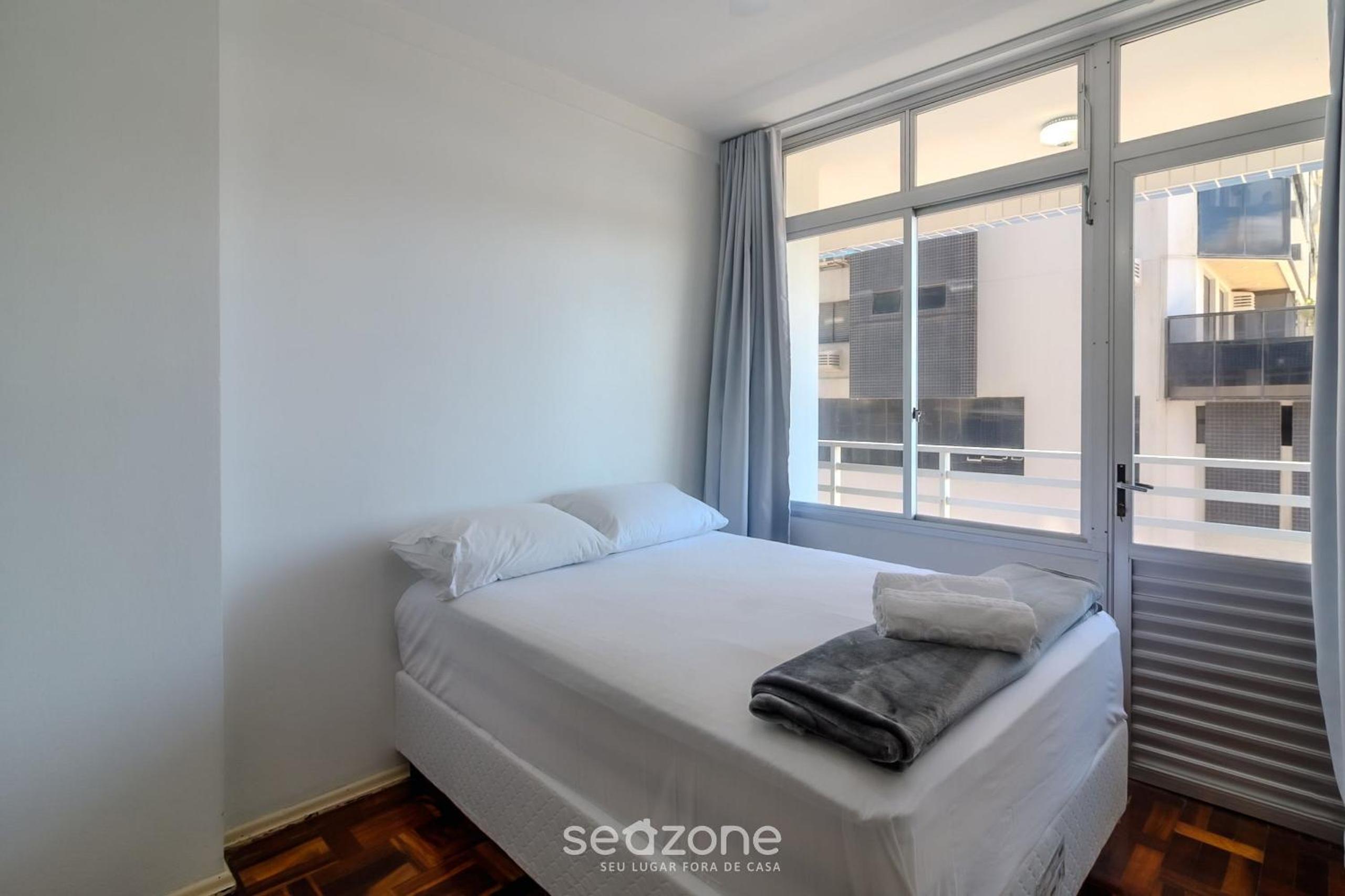 Beachfront apartment with side beach view ETY0024