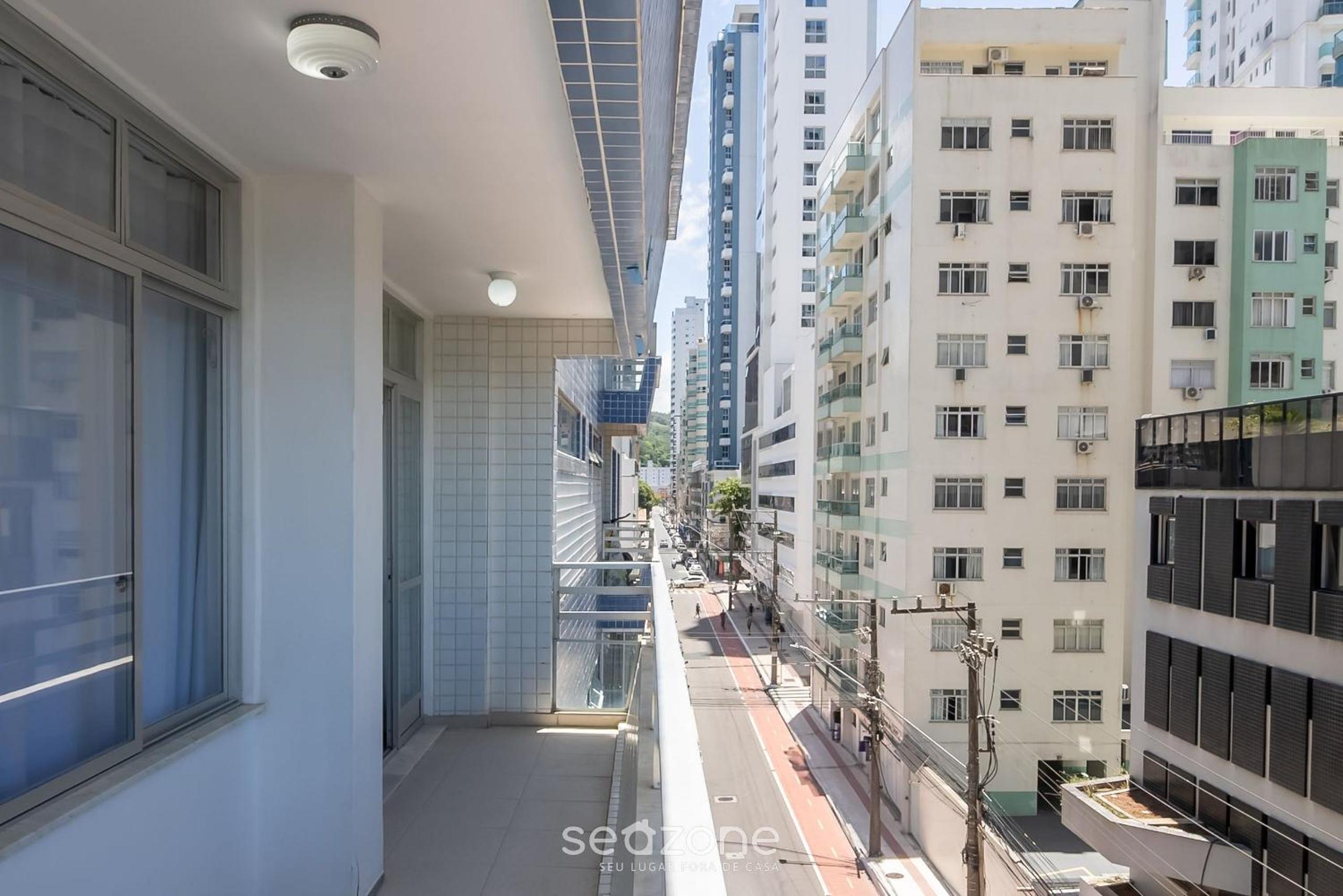 Beachfront apartment with side beach view ETY0024