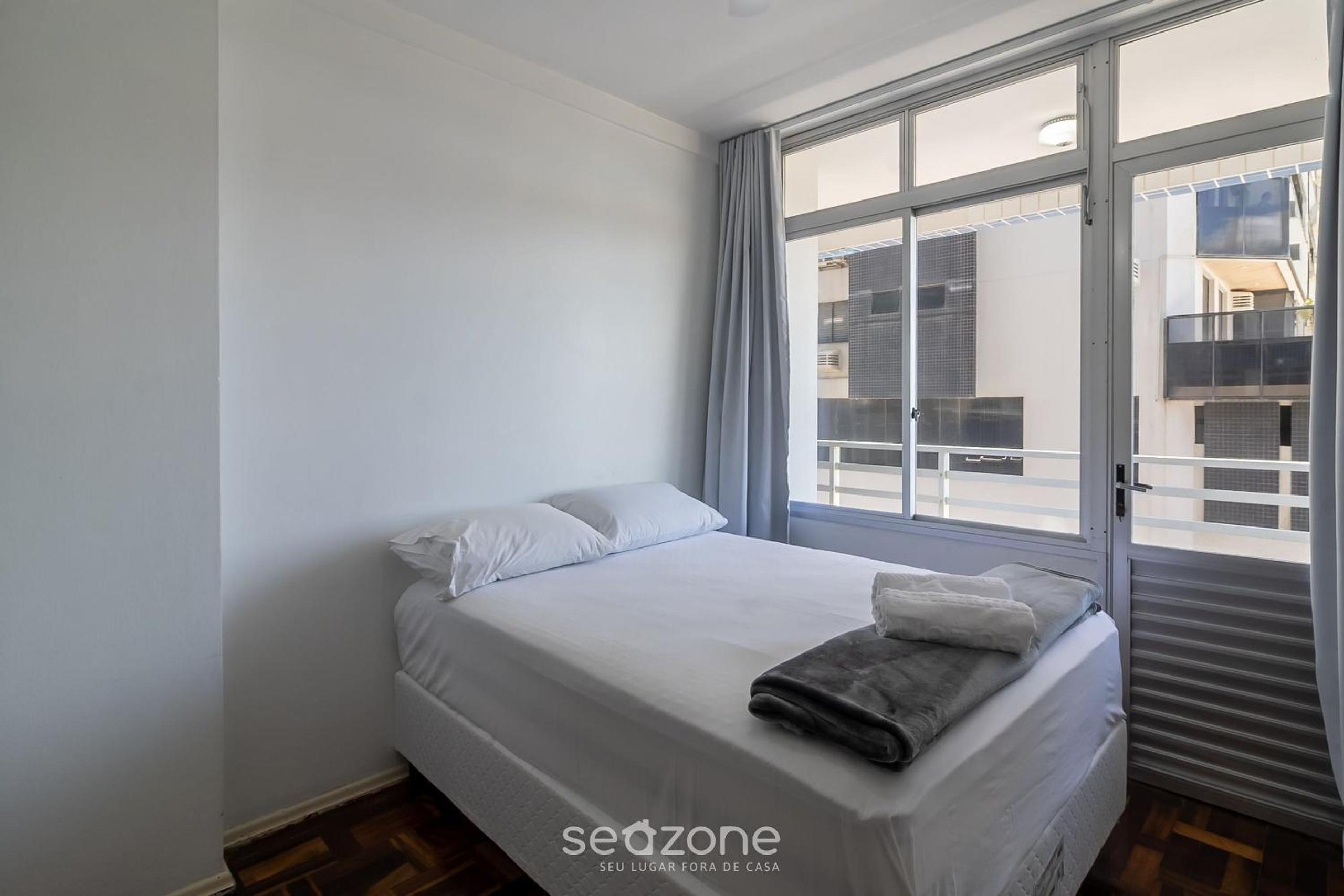 Beachfront apartment with side beach view ETY0024