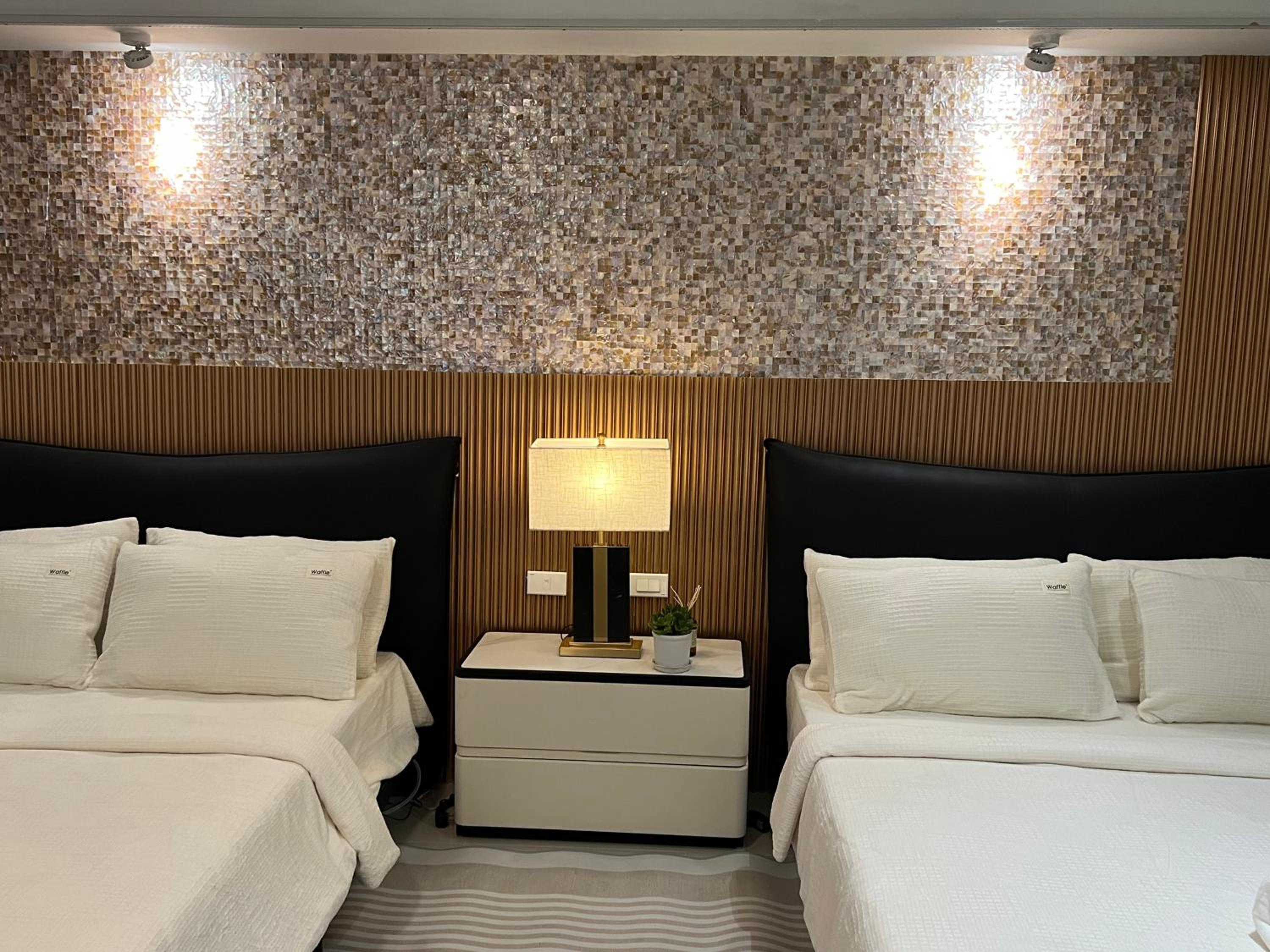 Luxurious Style Apartment cross to Okada and near City of Dreams, Solaire, MOA, and Airport