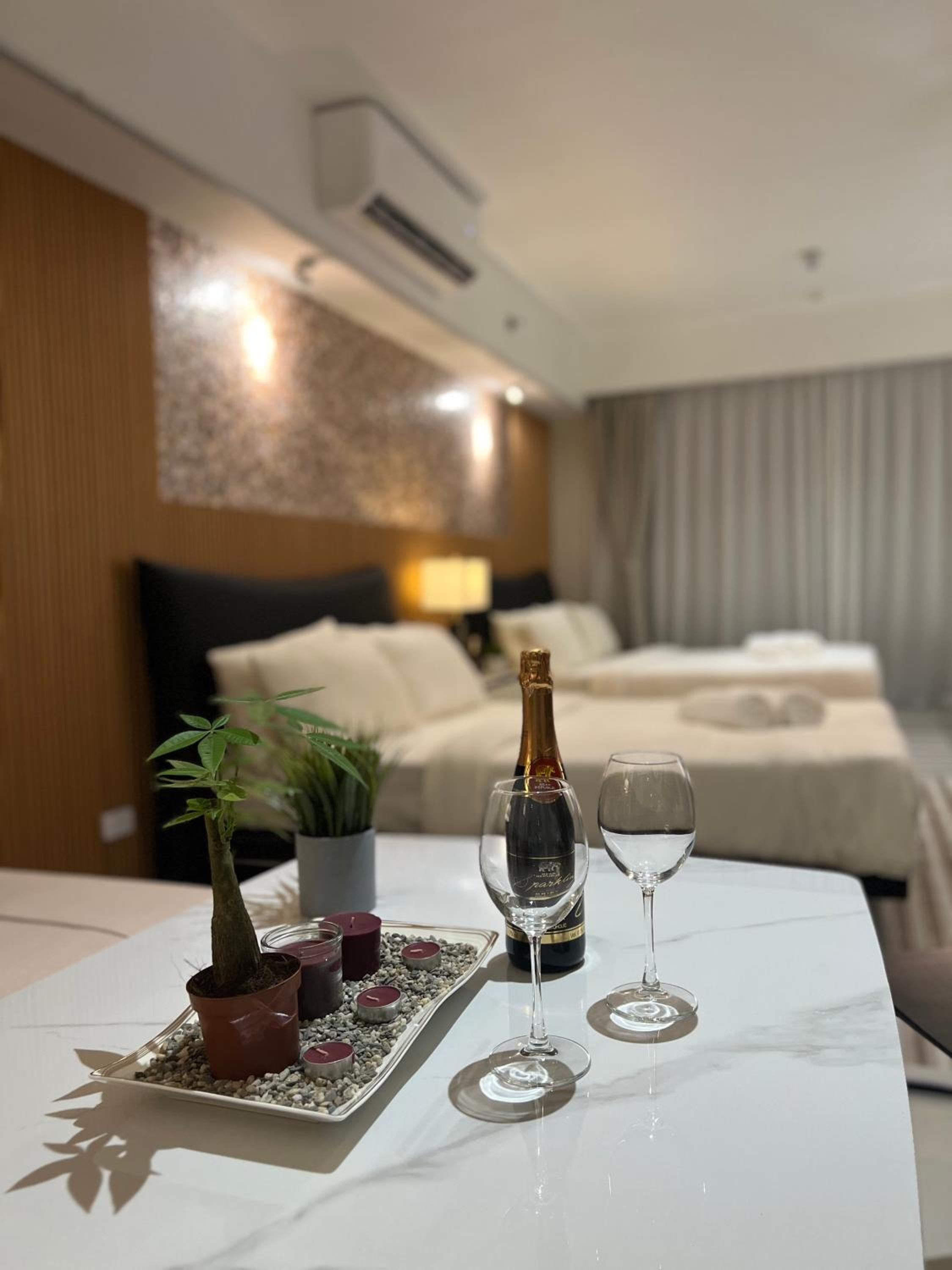 Luxurious Style Apartment cross to Okada and near City of Dreams, Solaire, MOA, and Airport