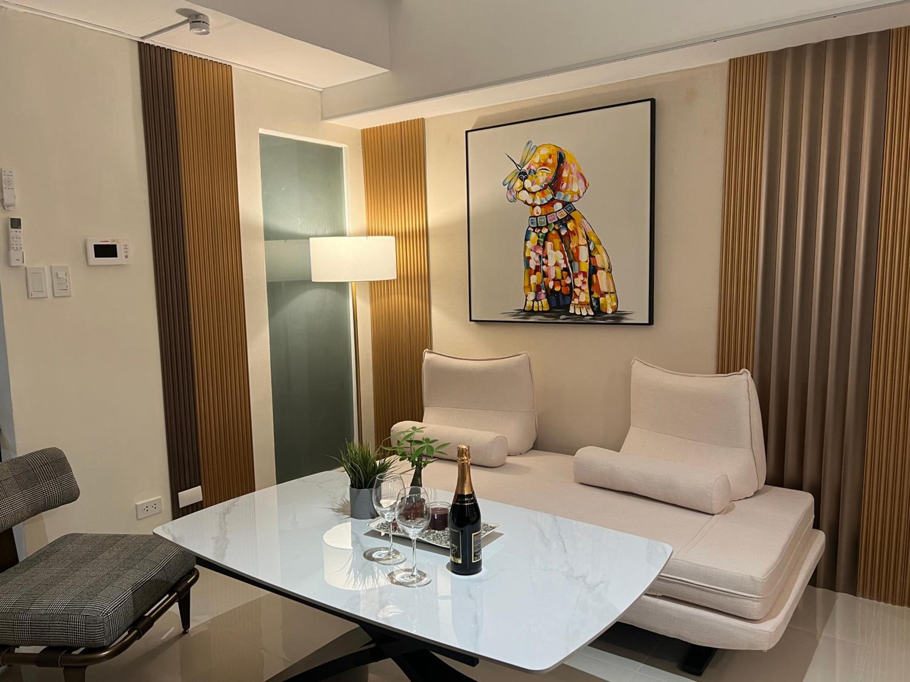 Luxurious Style Apartment cross to Okada and near City of Dreams, Solaire, MOA, and Airport