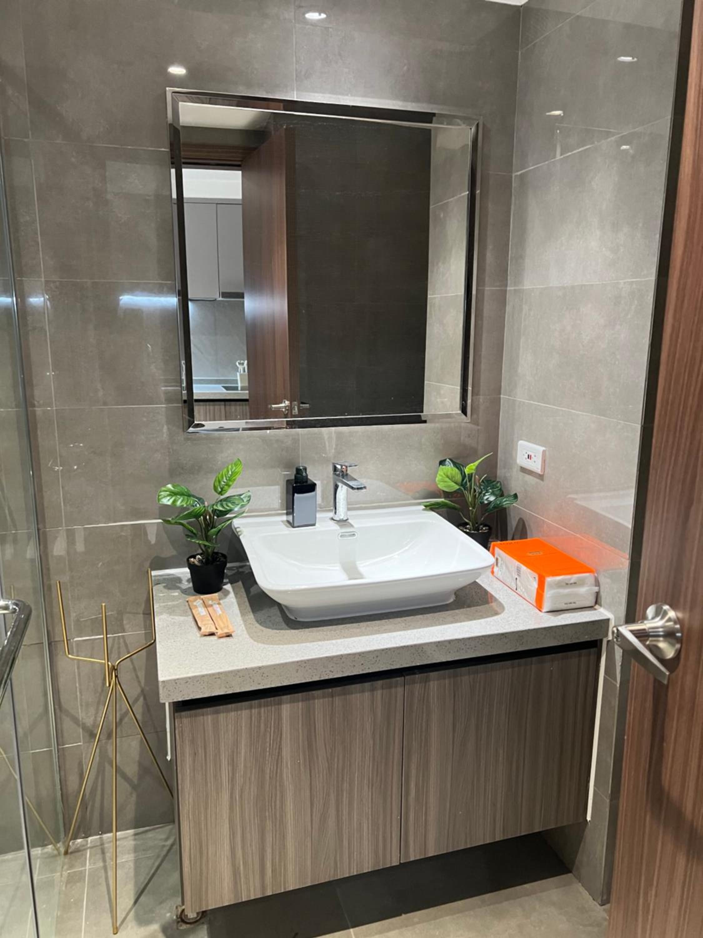 Luxurious Style Apartment cross to Okada and near City of Dreams, Solaire, MOA, and Airport