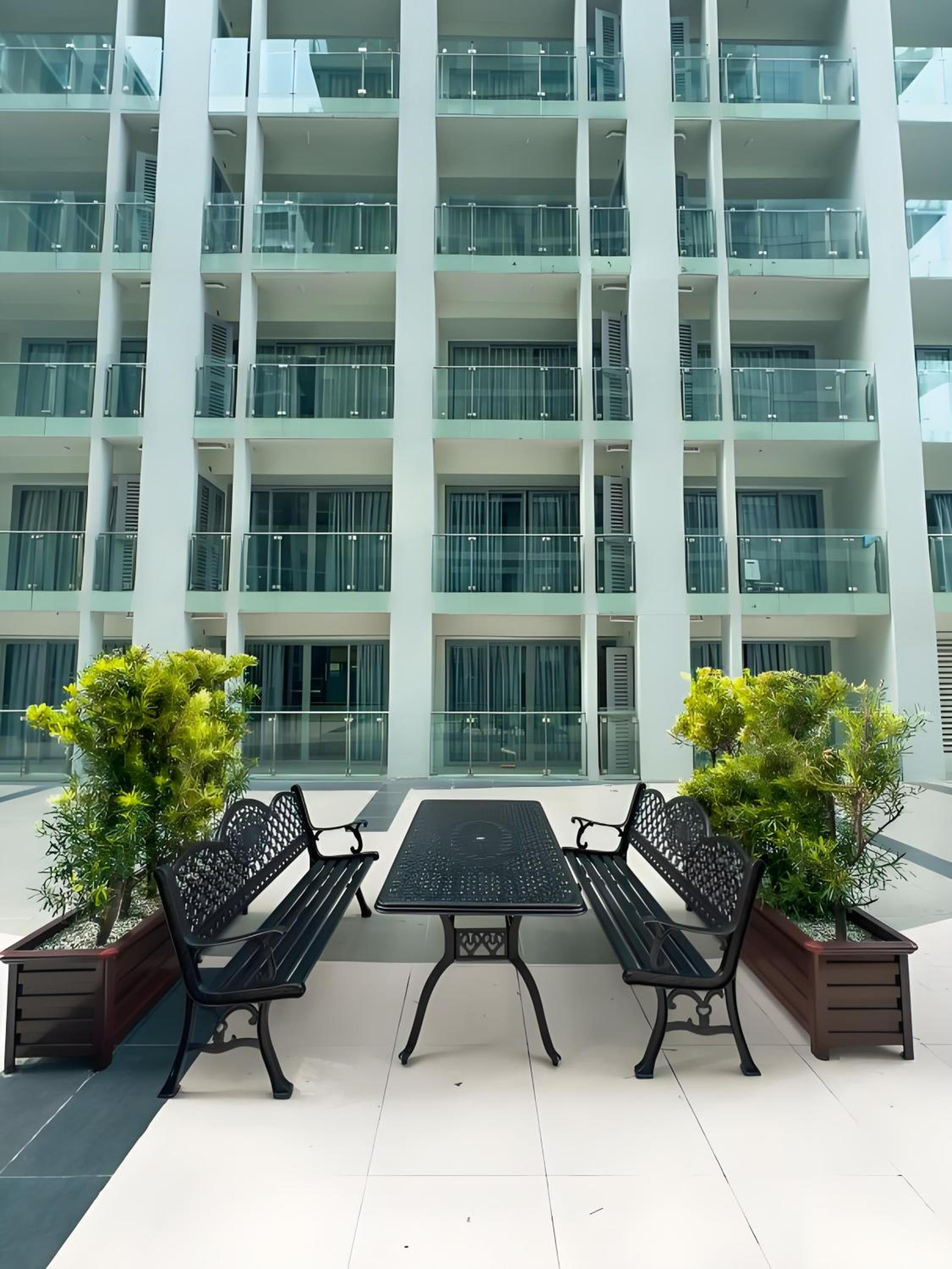 Luxurious Style Apartment cross to Okada and near City of Dreams, Solaire, MOA, and Airport