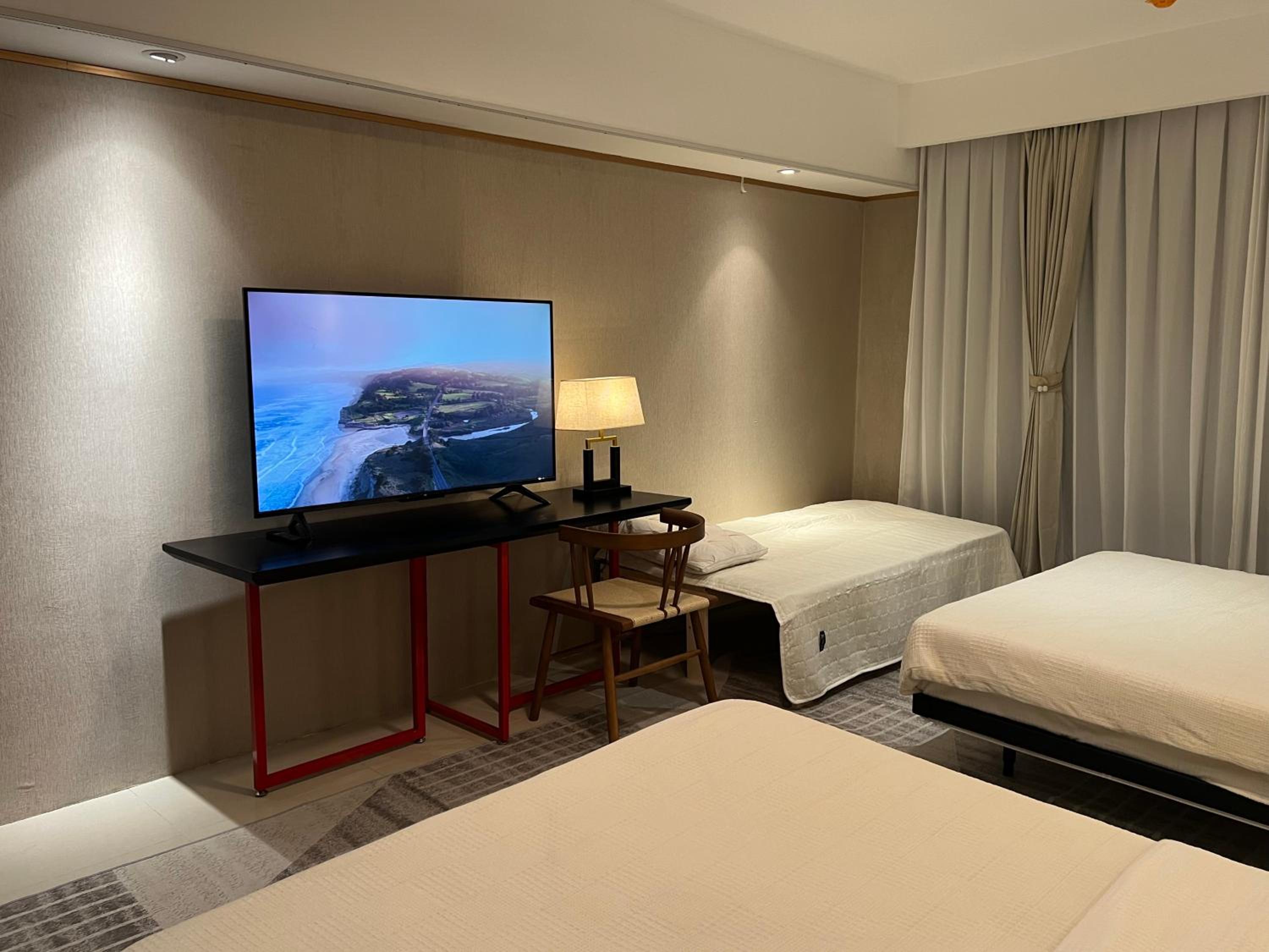 Luxurious Style Apartment cross to Okada and near City of Dreams, Solaire, MOA, and Airport