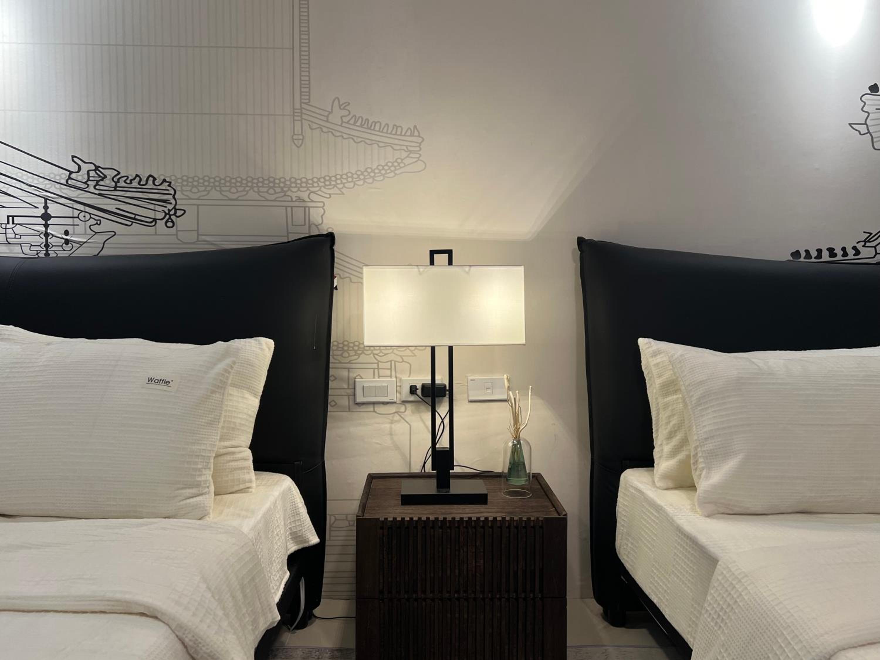 Luxurious Style Apartment cross to Okada and near City of Dreams, Solaire, MOA, and Airport