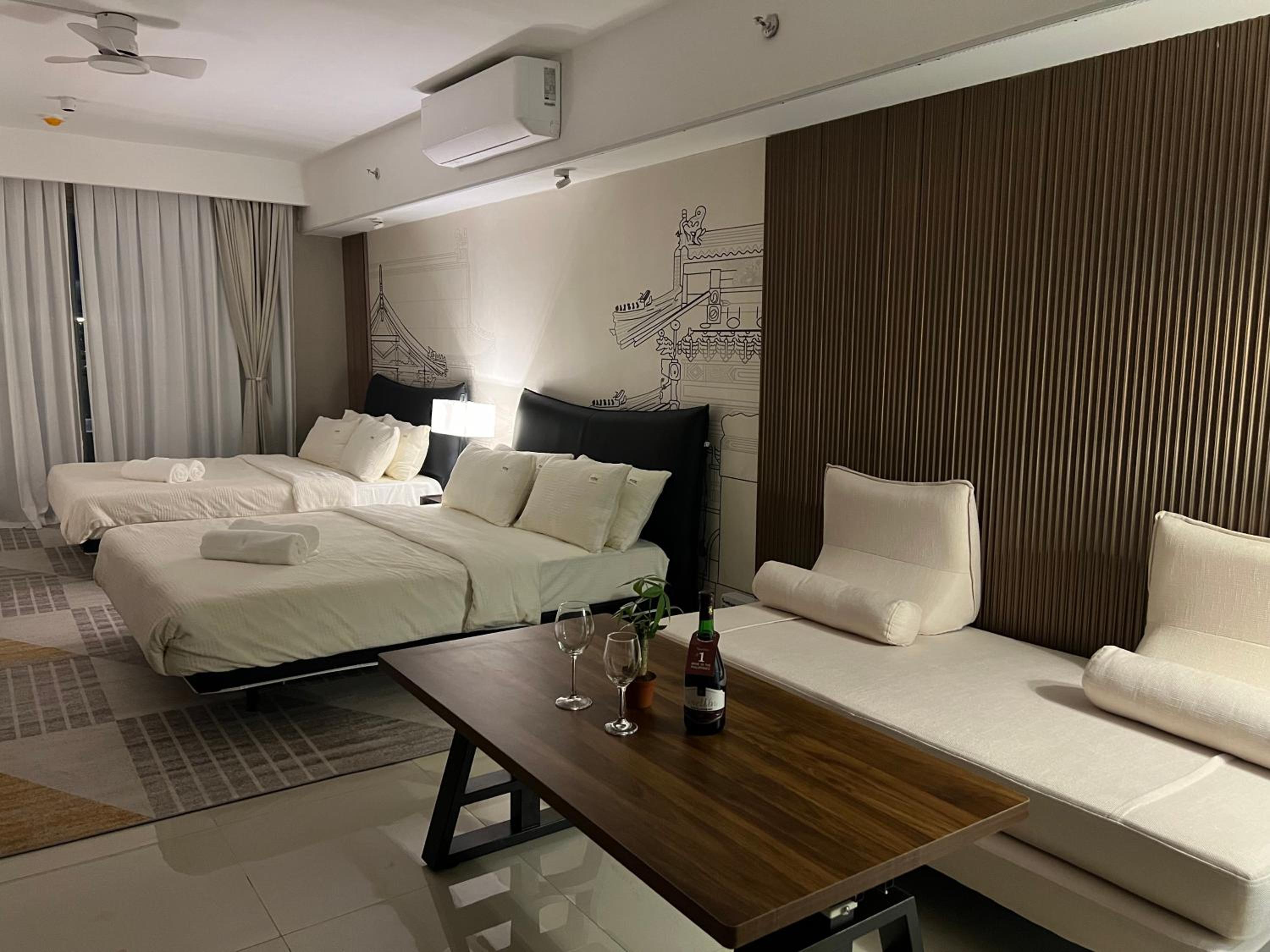 Luxurious Style Apartment cross to Okada and near City of Dreams, Solaire, MOA, and Airport