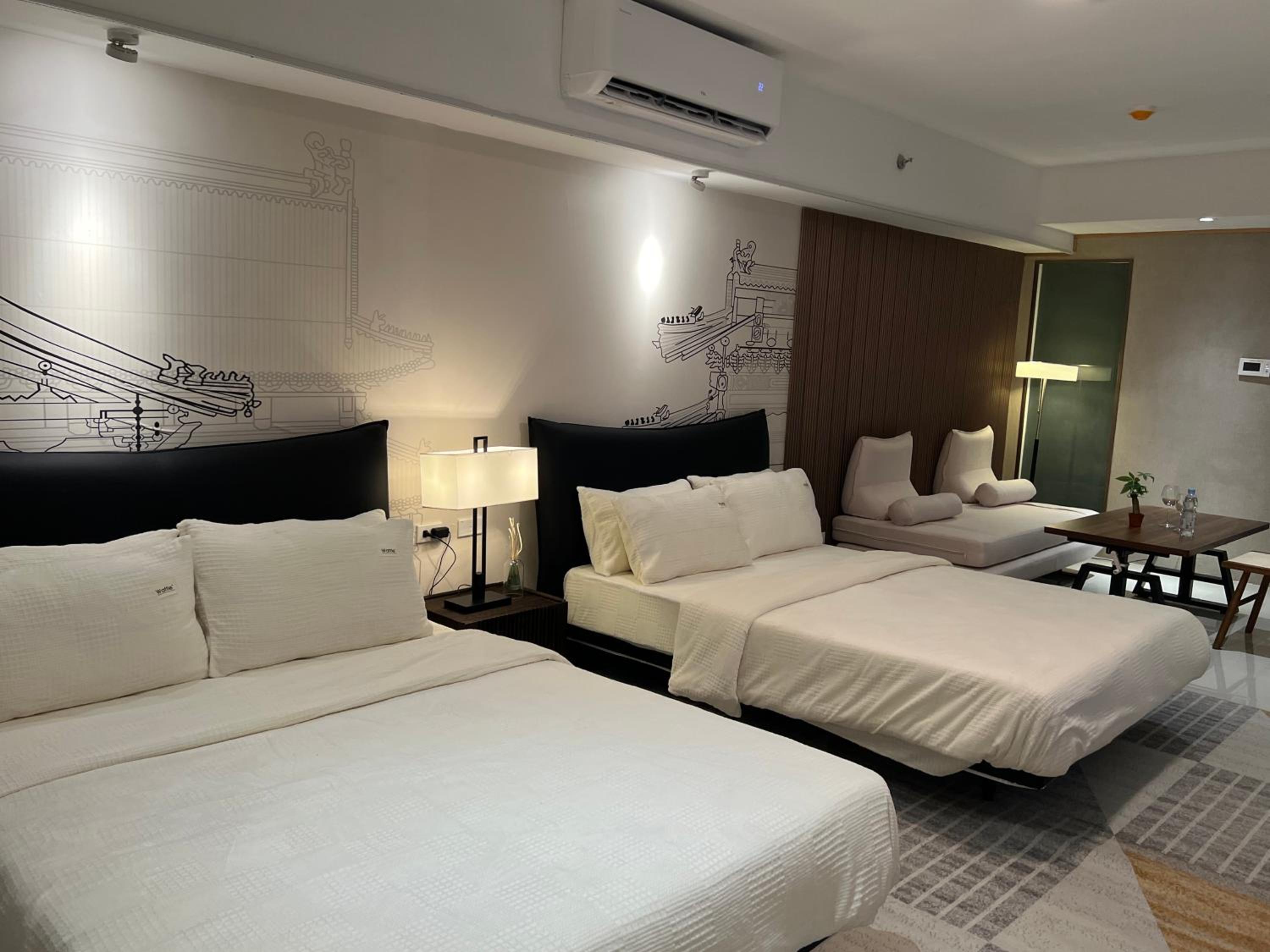 Luxurious Style Apartment cross to Okada and near City of Dreams, Solaire, MOA, and Airport