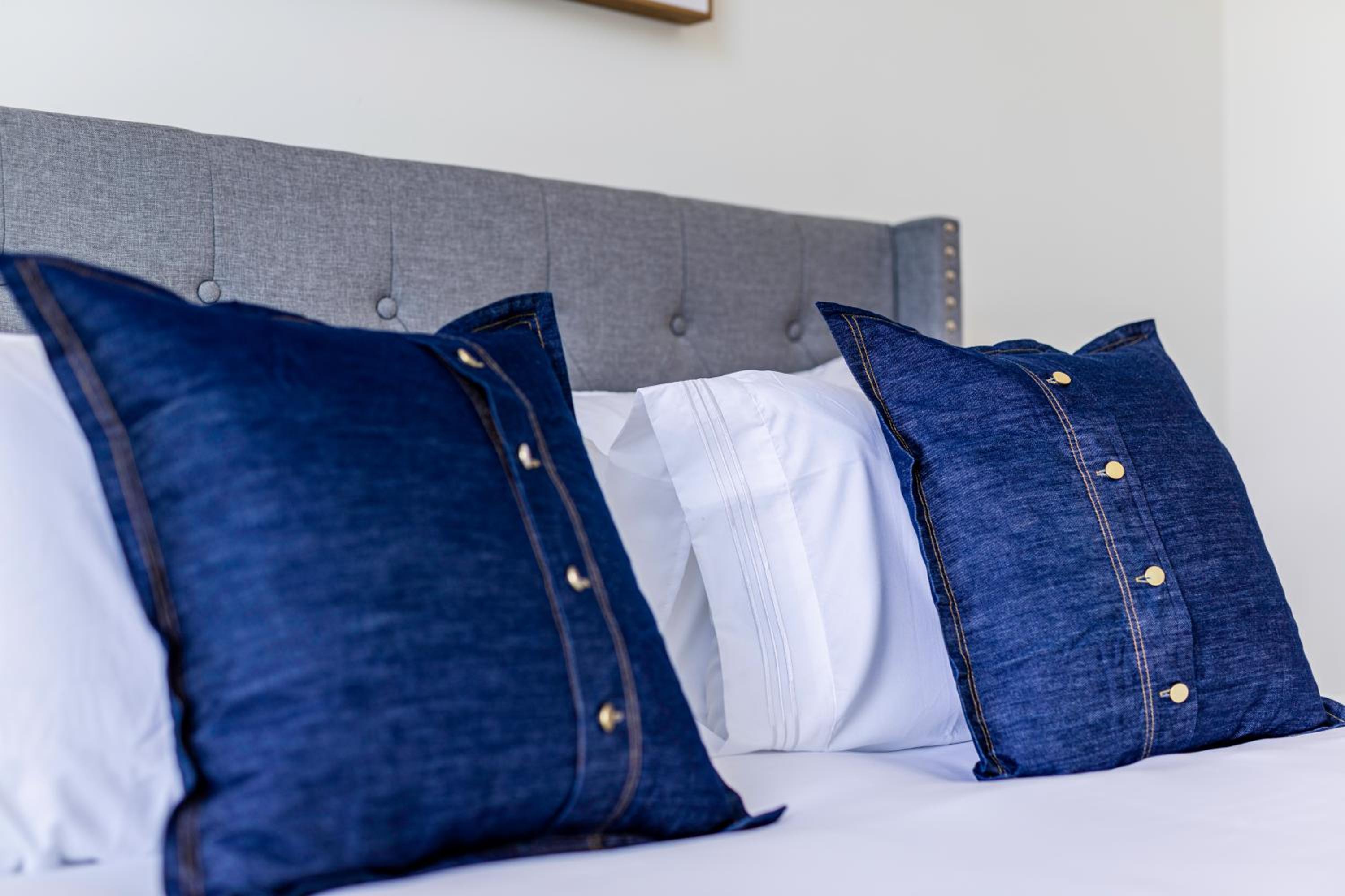 Midtown Escape Inman Park near Mercedes-Benz stadium- Free Parking