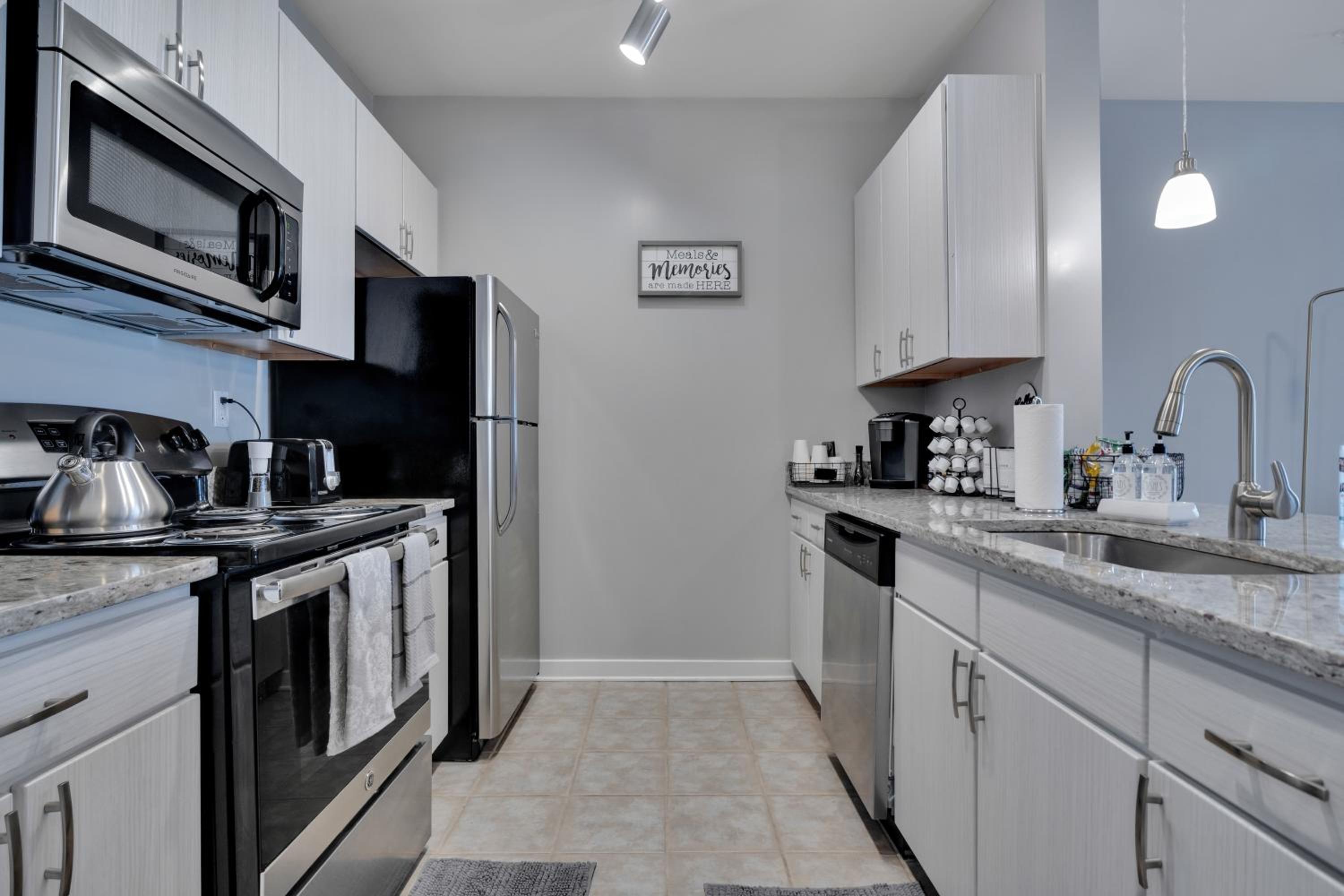 Midtown Escape Inman Park near Mercedes-Benz stadium- Free Parking