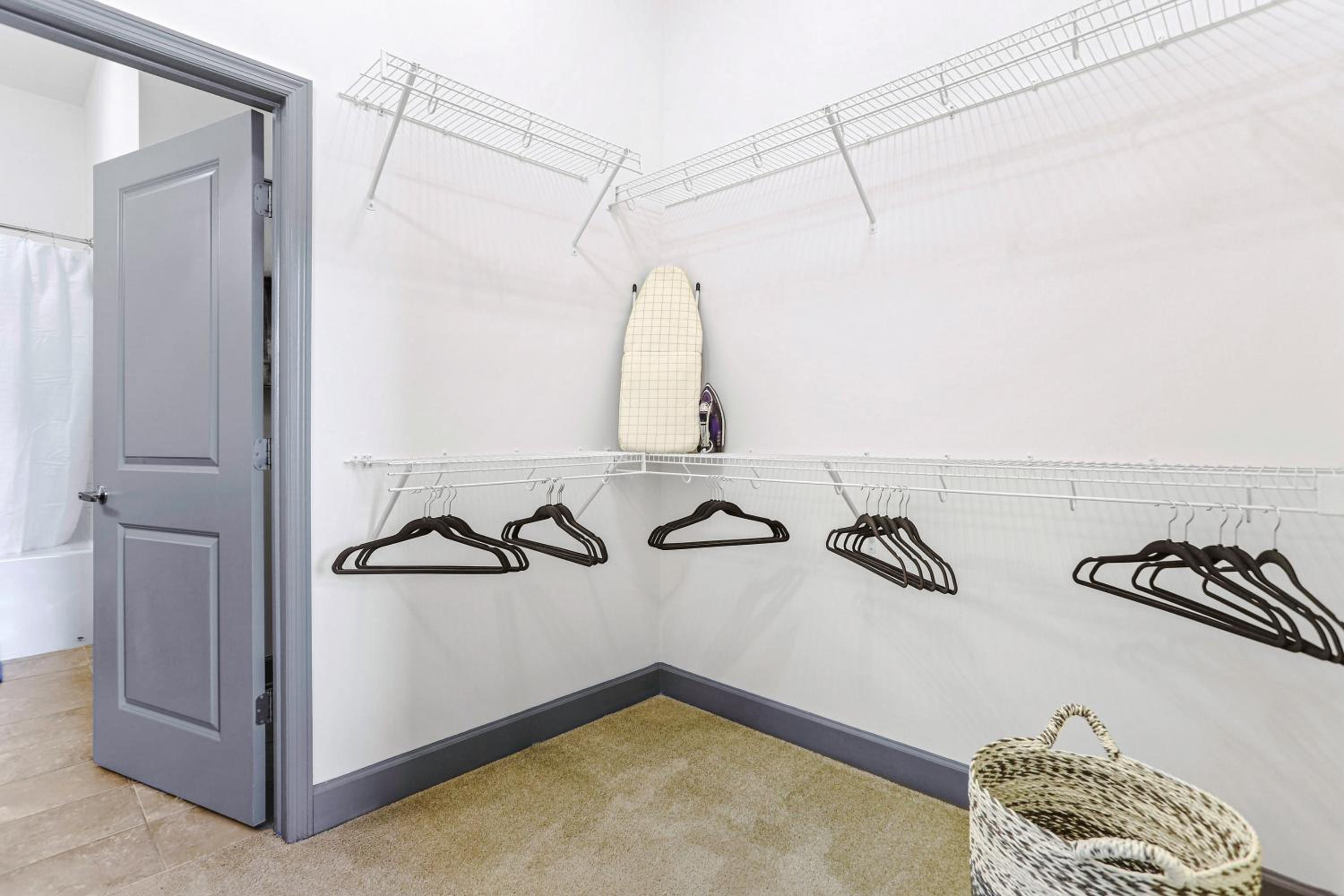 Midtown Escape Inman Park near Mercedes-Benz stadium- Free Parking