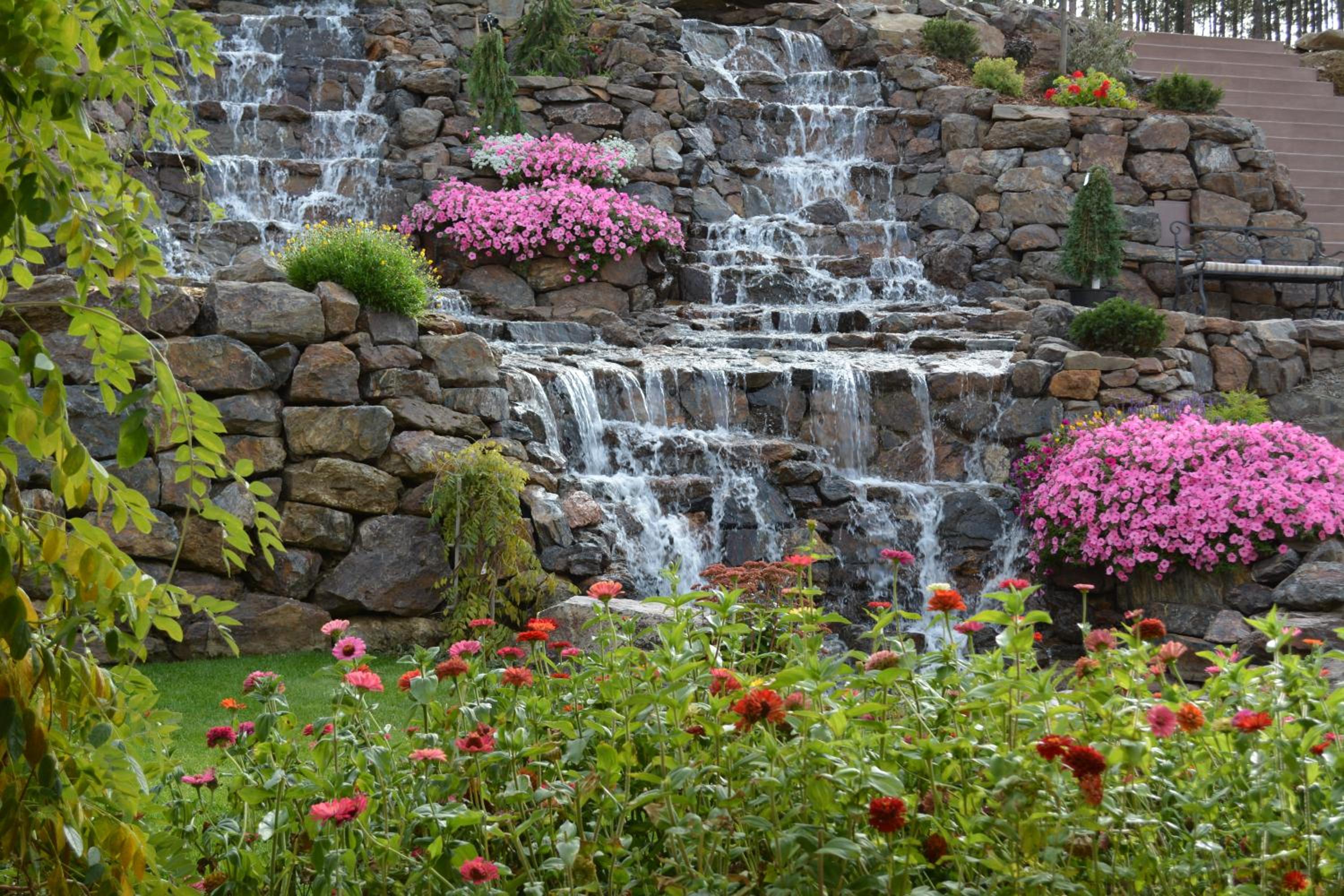 Summer Creek Inn