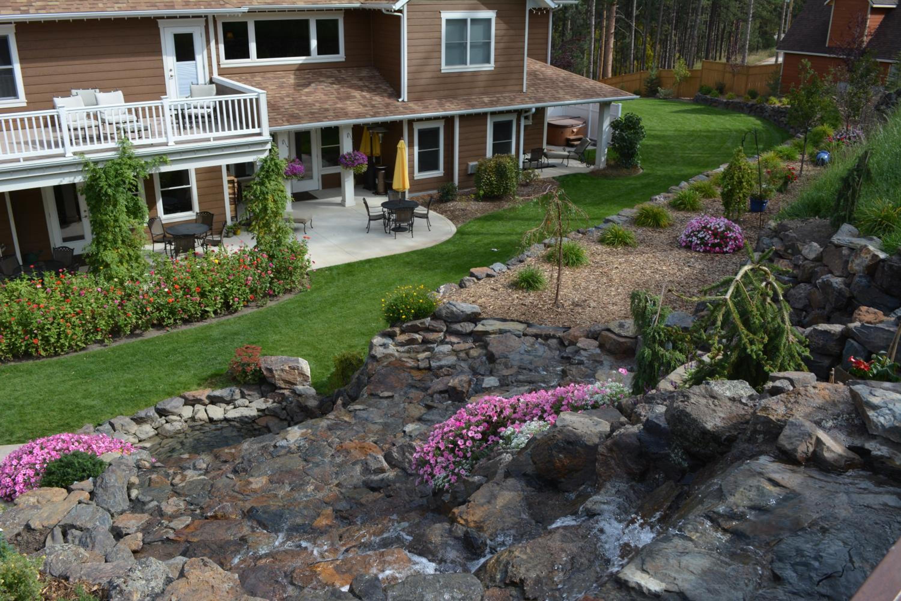 Summer Creek Inn