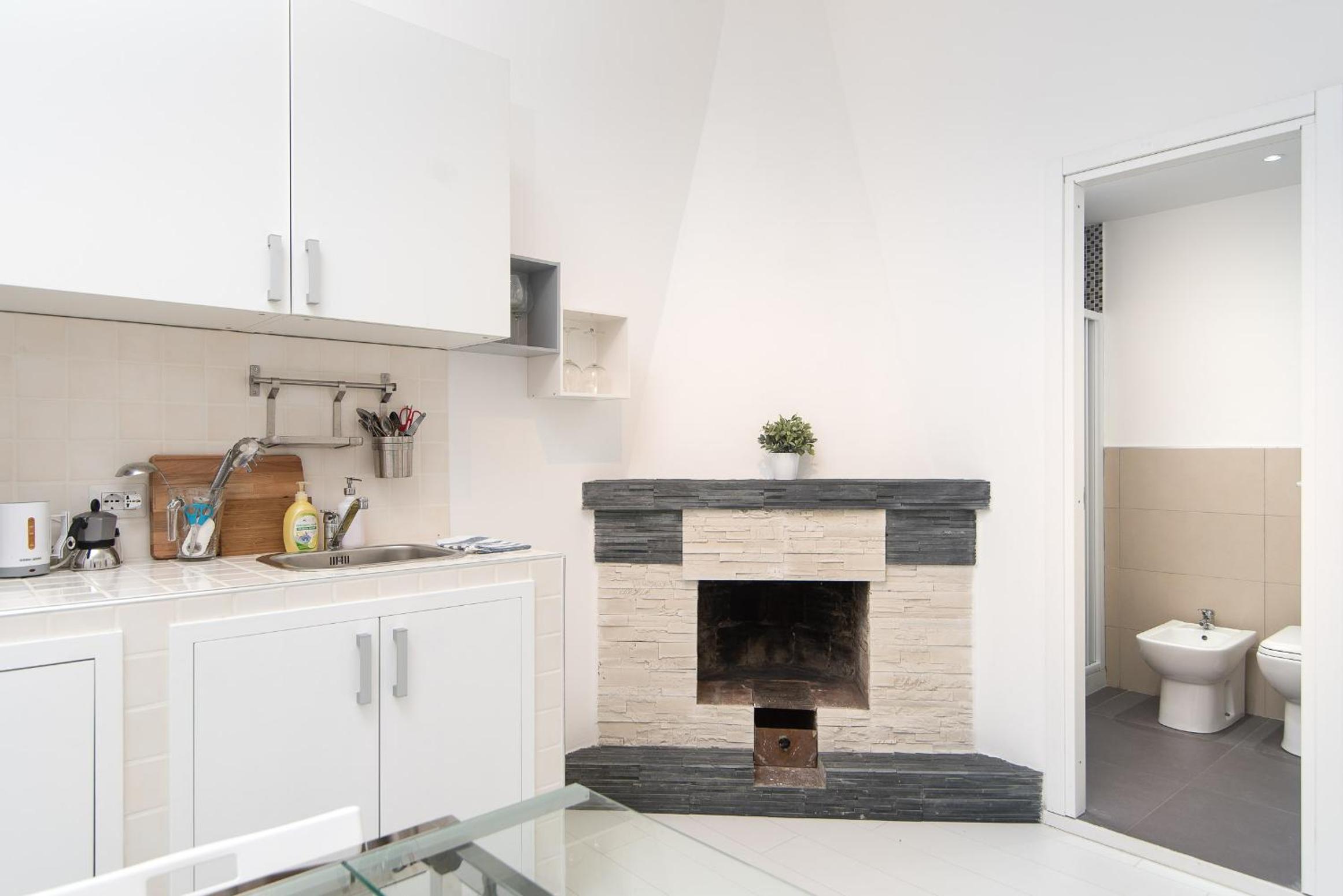 White Ostilia Apartments