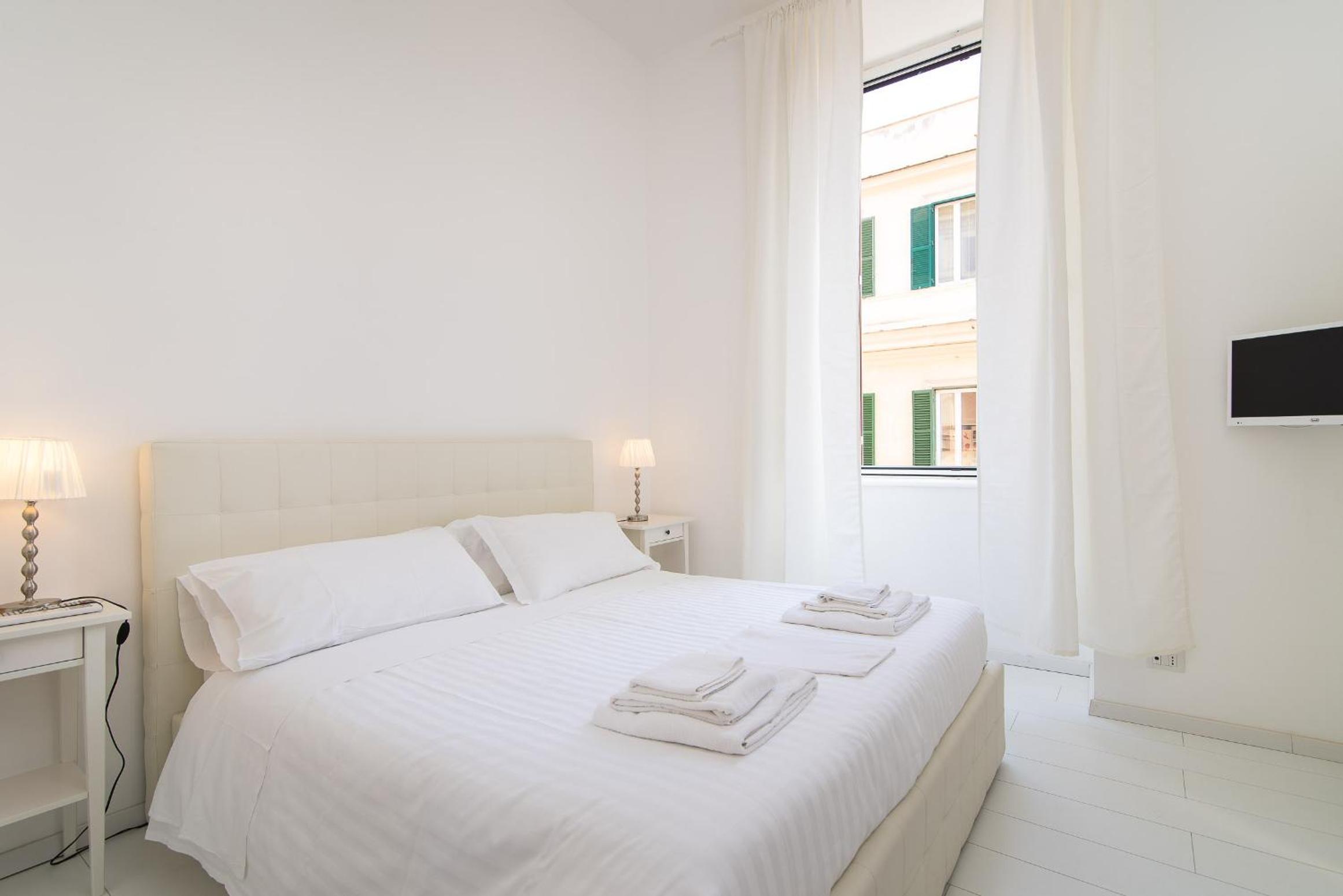 White Ostilia Apartments