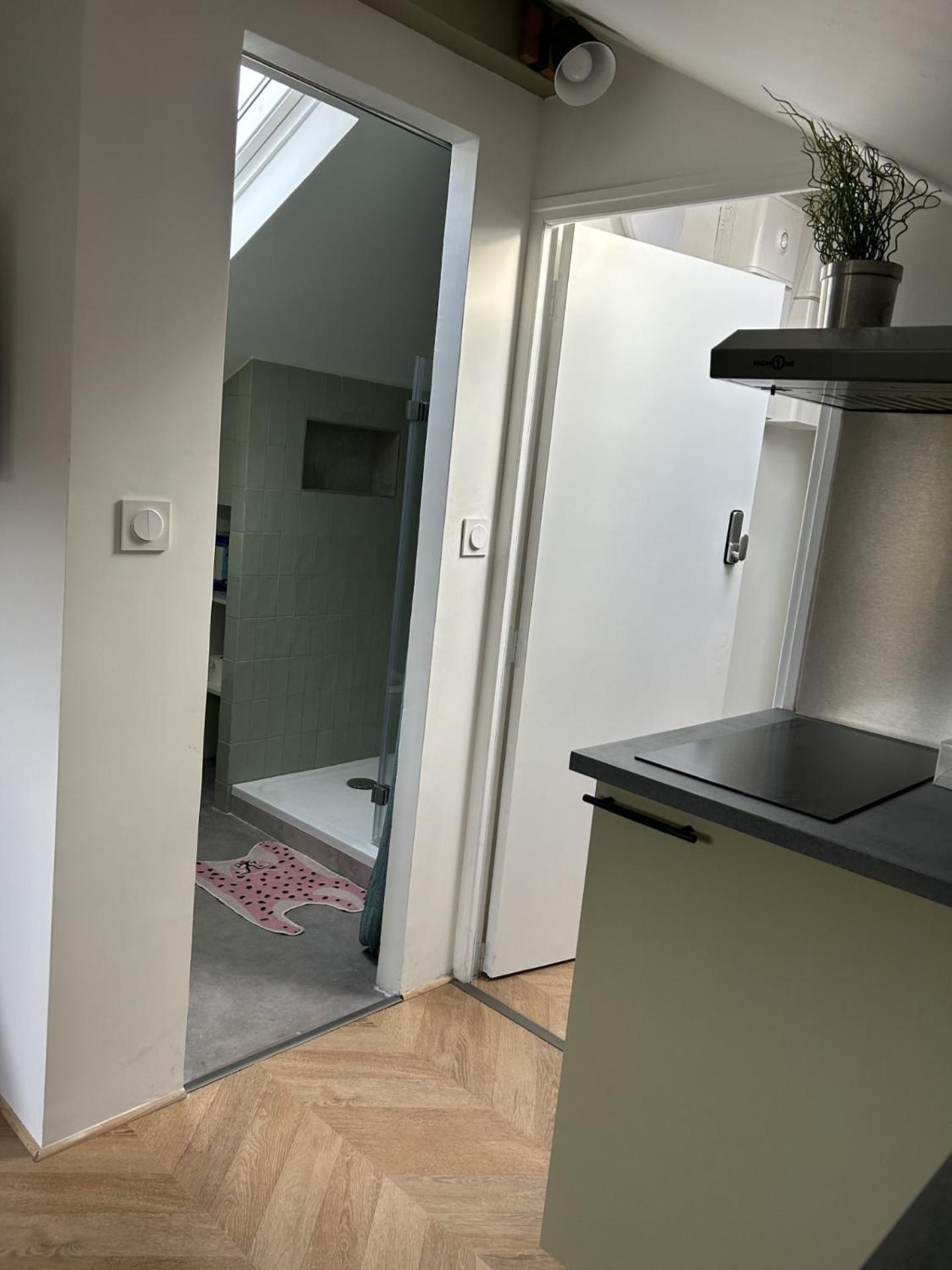 Grand Paris Cozy Stay Private Studios and Apartment Quick Access to Paris