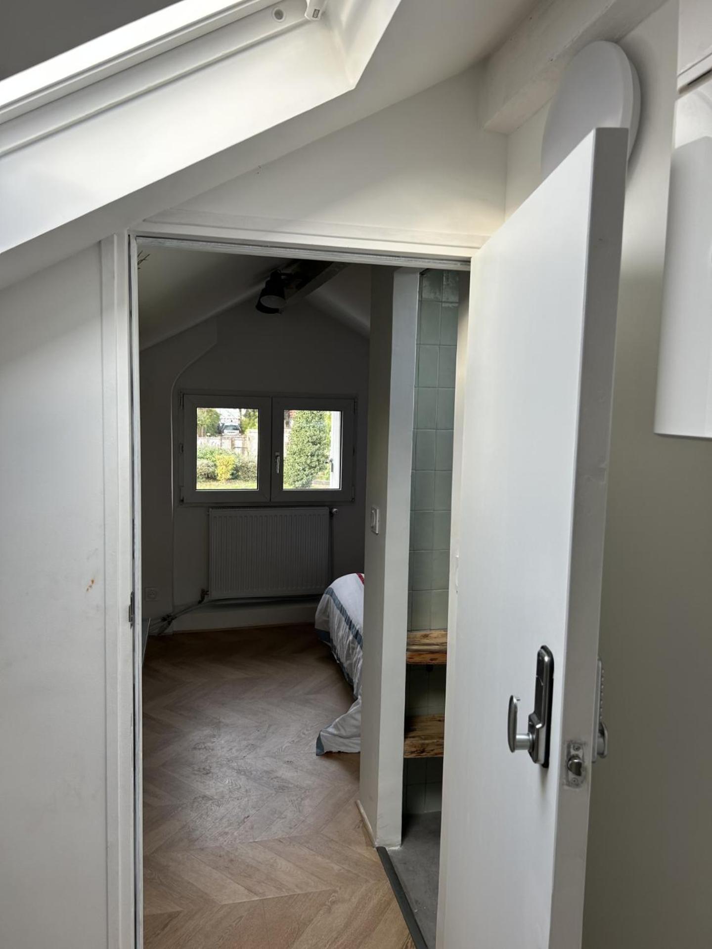 Grand Paris Cozy Stay Private Studios and Apartment Quick Access to Paris
