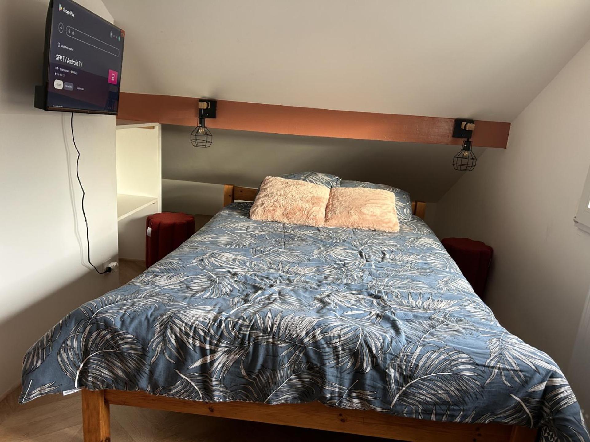 Grand Paris Cozy Stay Private Studios and Apartment Quick Access to Paris